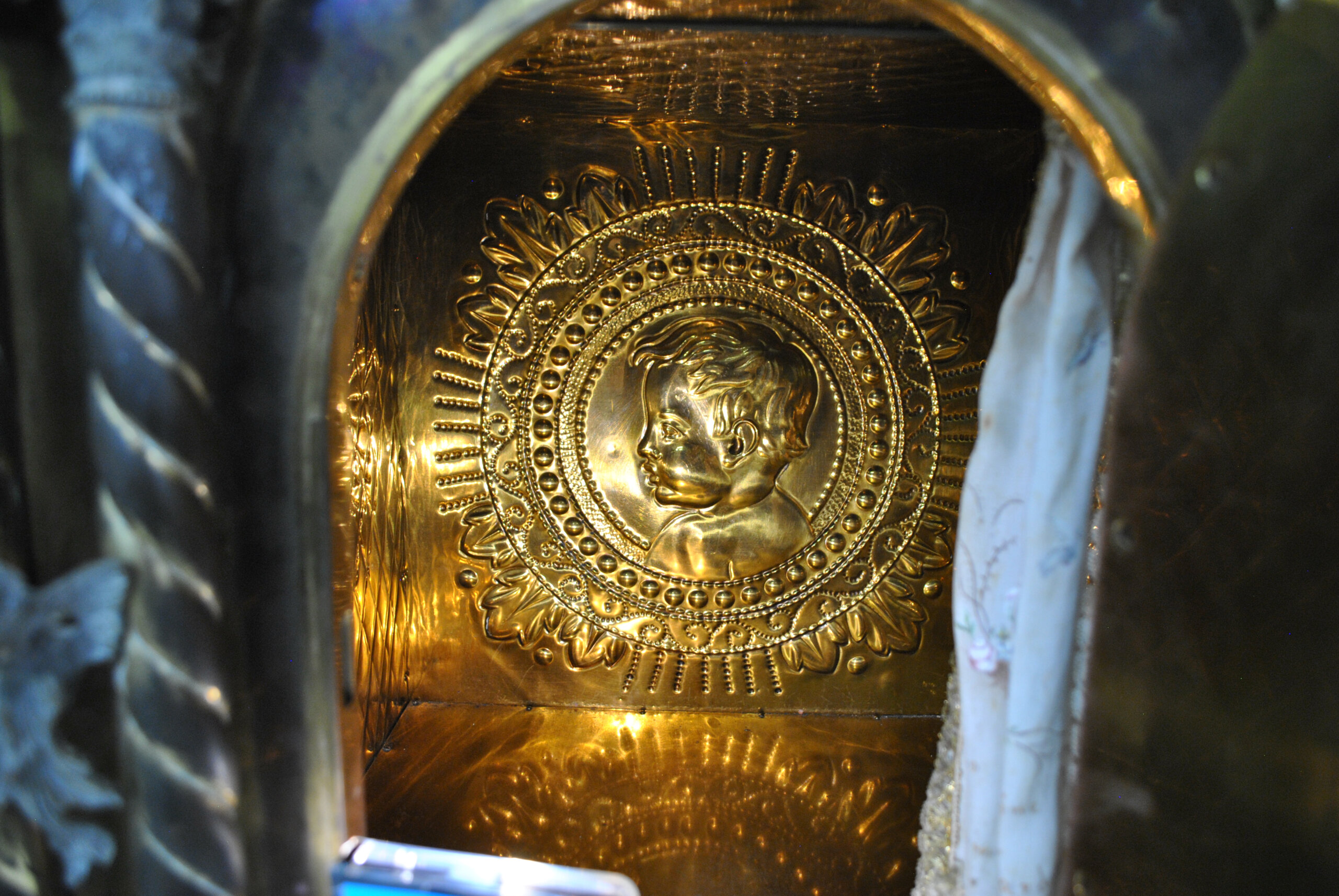 Sagrario neogótico de bronce - Imagen 10