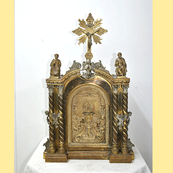 Sagrario neogótico de bronce