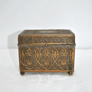 Caja o joyero bronce neogótico