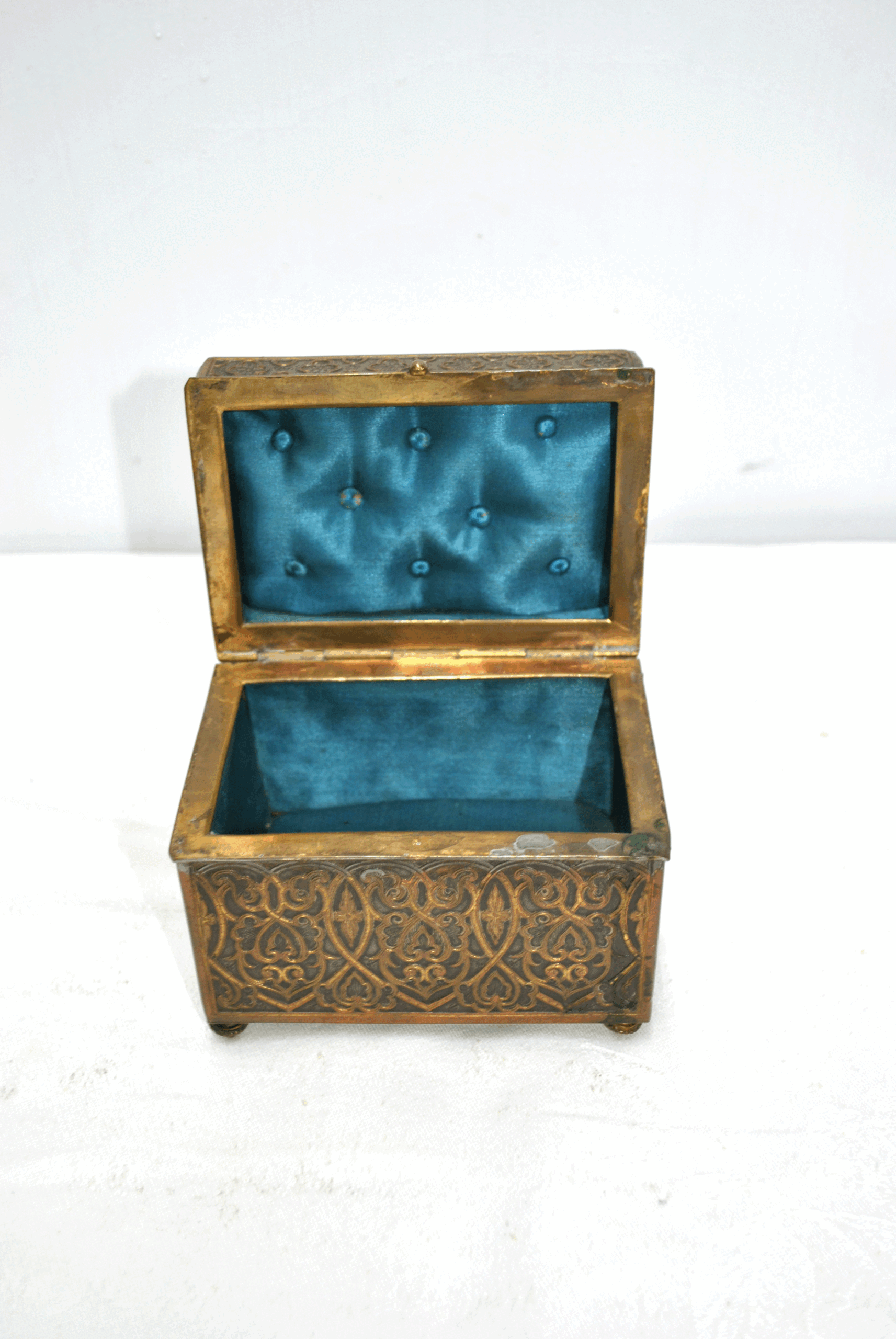 Caja o joyero bronce neogótico - Imagen 5