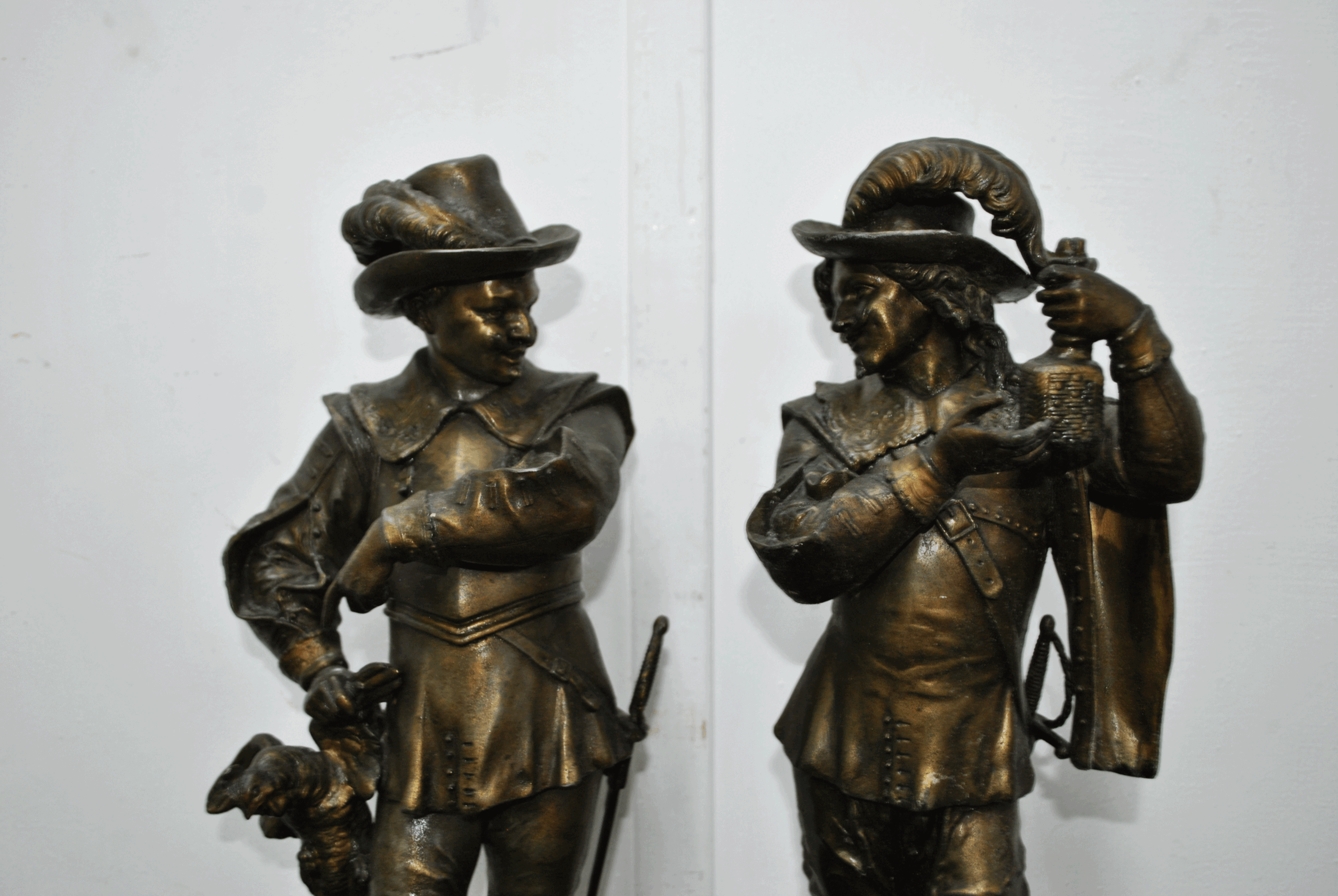 Pareja esculturas calamina - Imagen 3