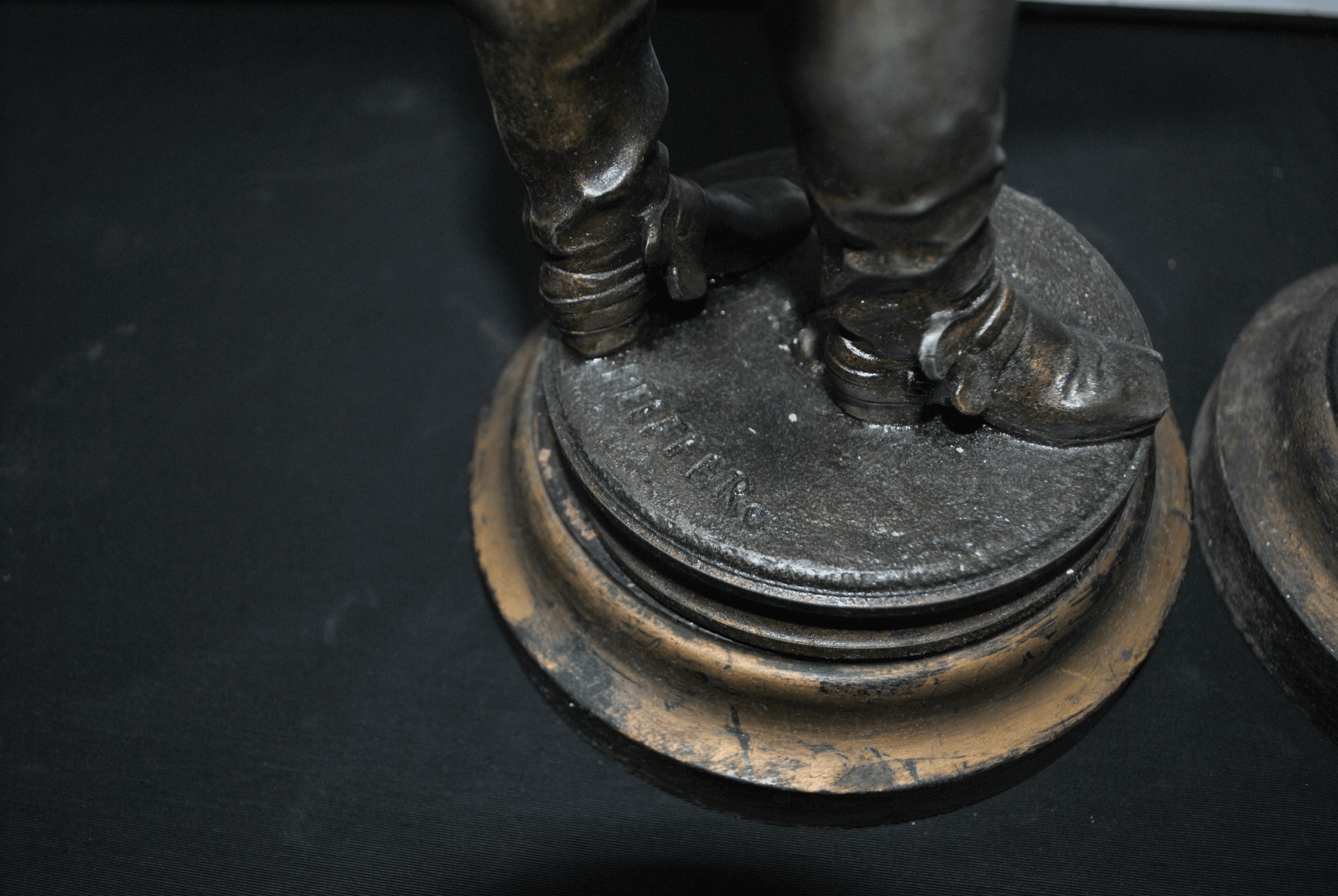 Pareja esculturas calamina - Imagen 6