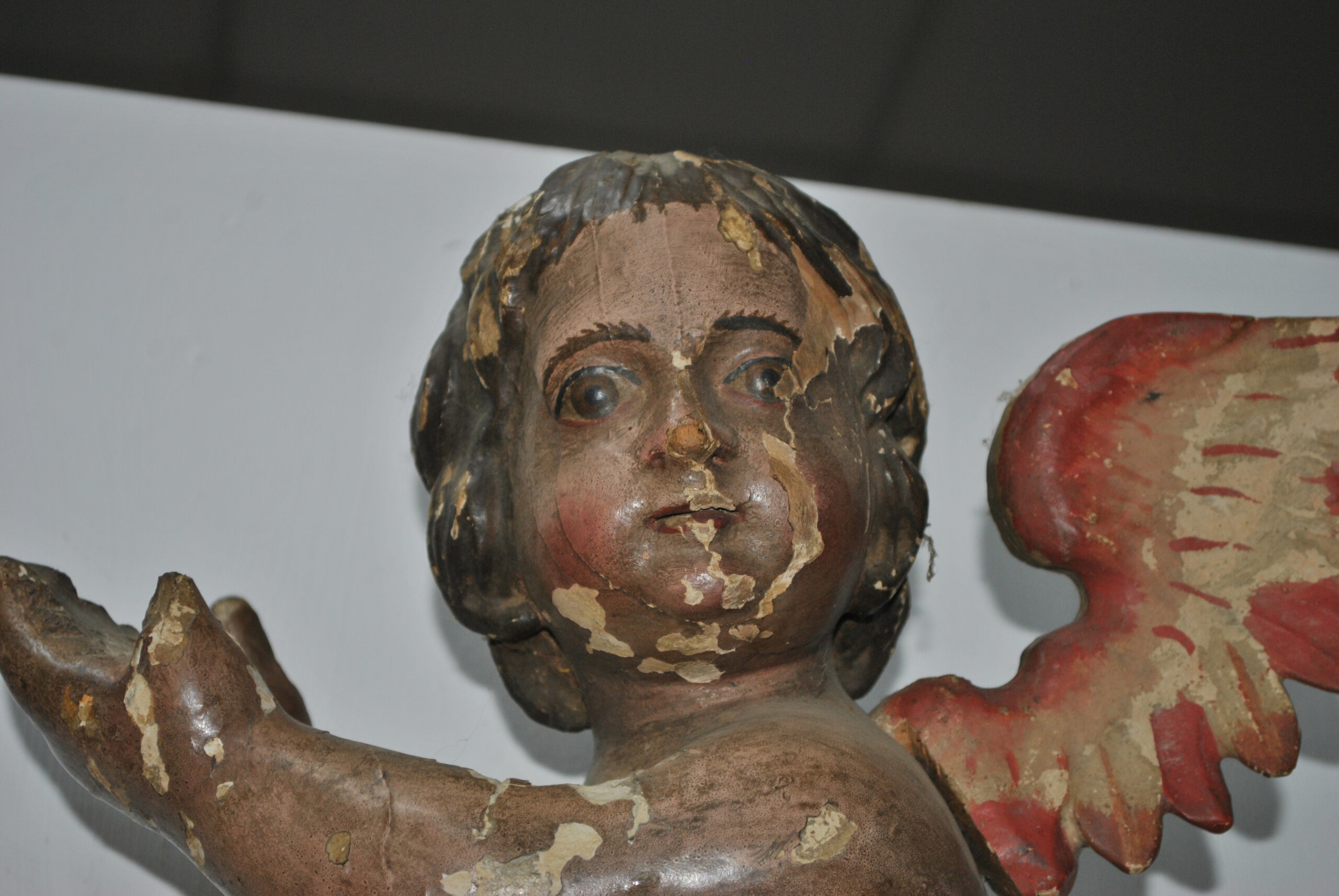 Pareja ángeles antiguos madera - Imagen 11