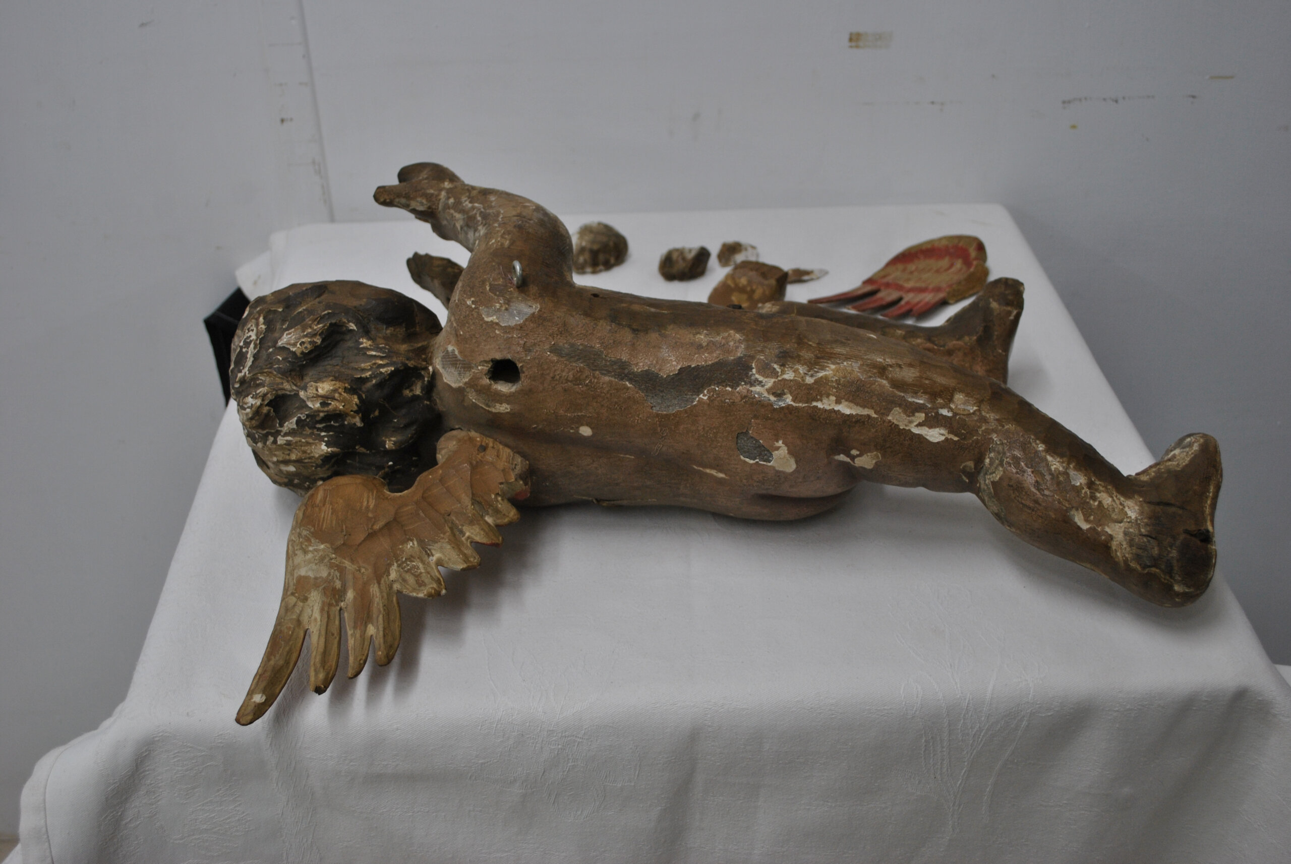 Pareja ángeles antiguos madera - Imagen 14