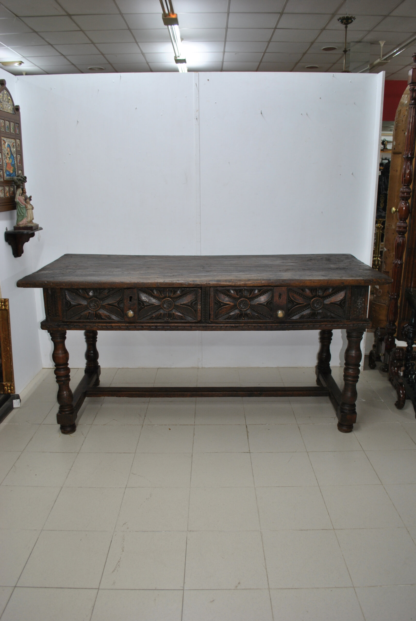 Mesa castellana nogal S.XVIII - Imagen 2