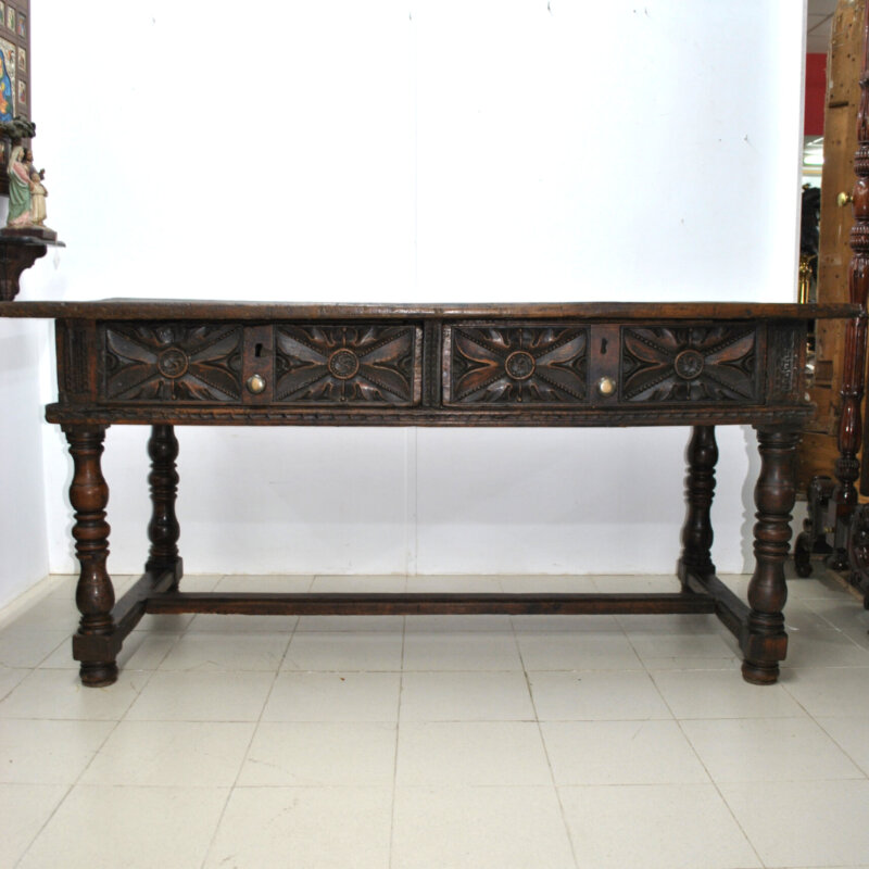 Mesa castellana nogal S.XVIII