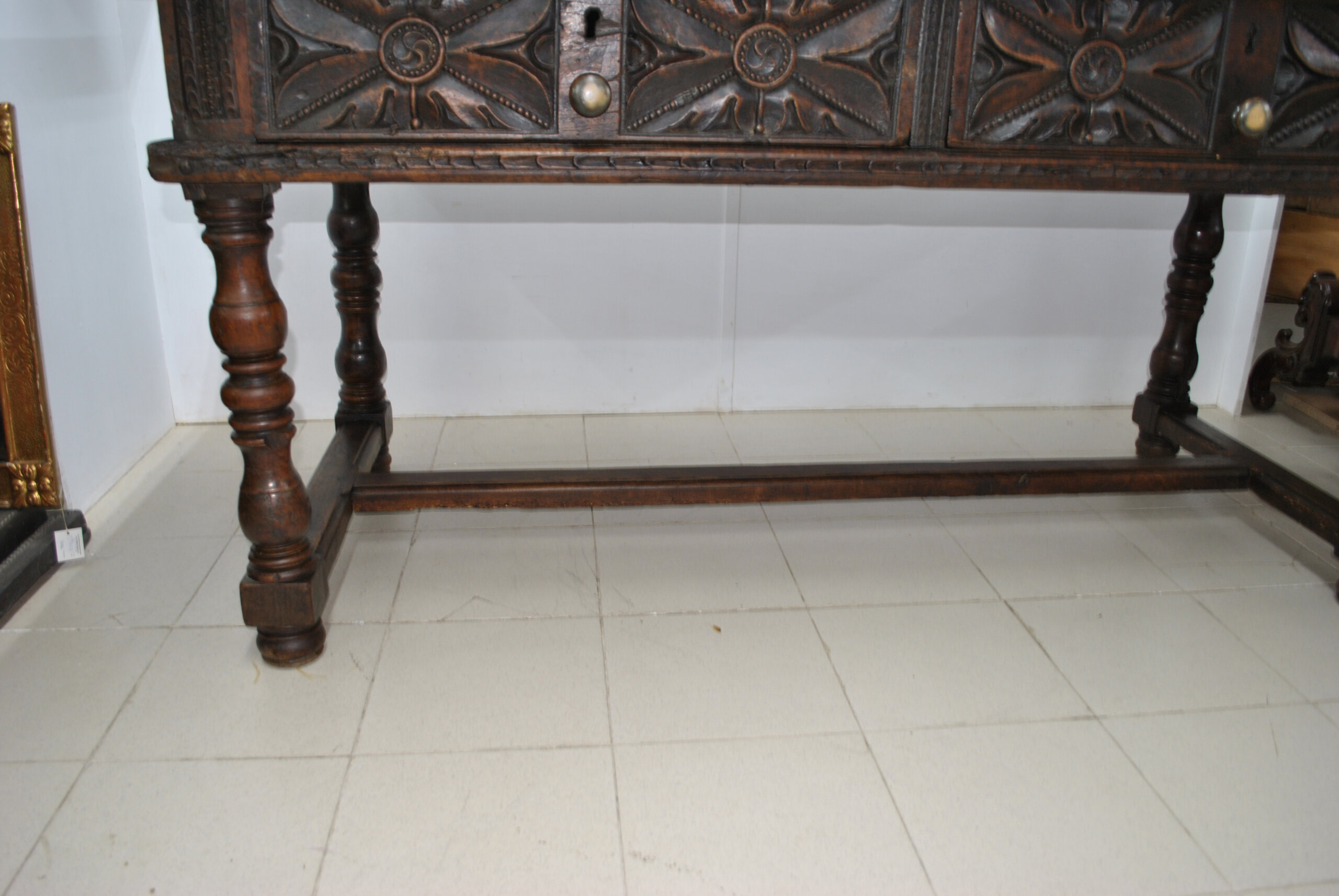 Mesa castellana nogal S.XVIII - Imagen 8