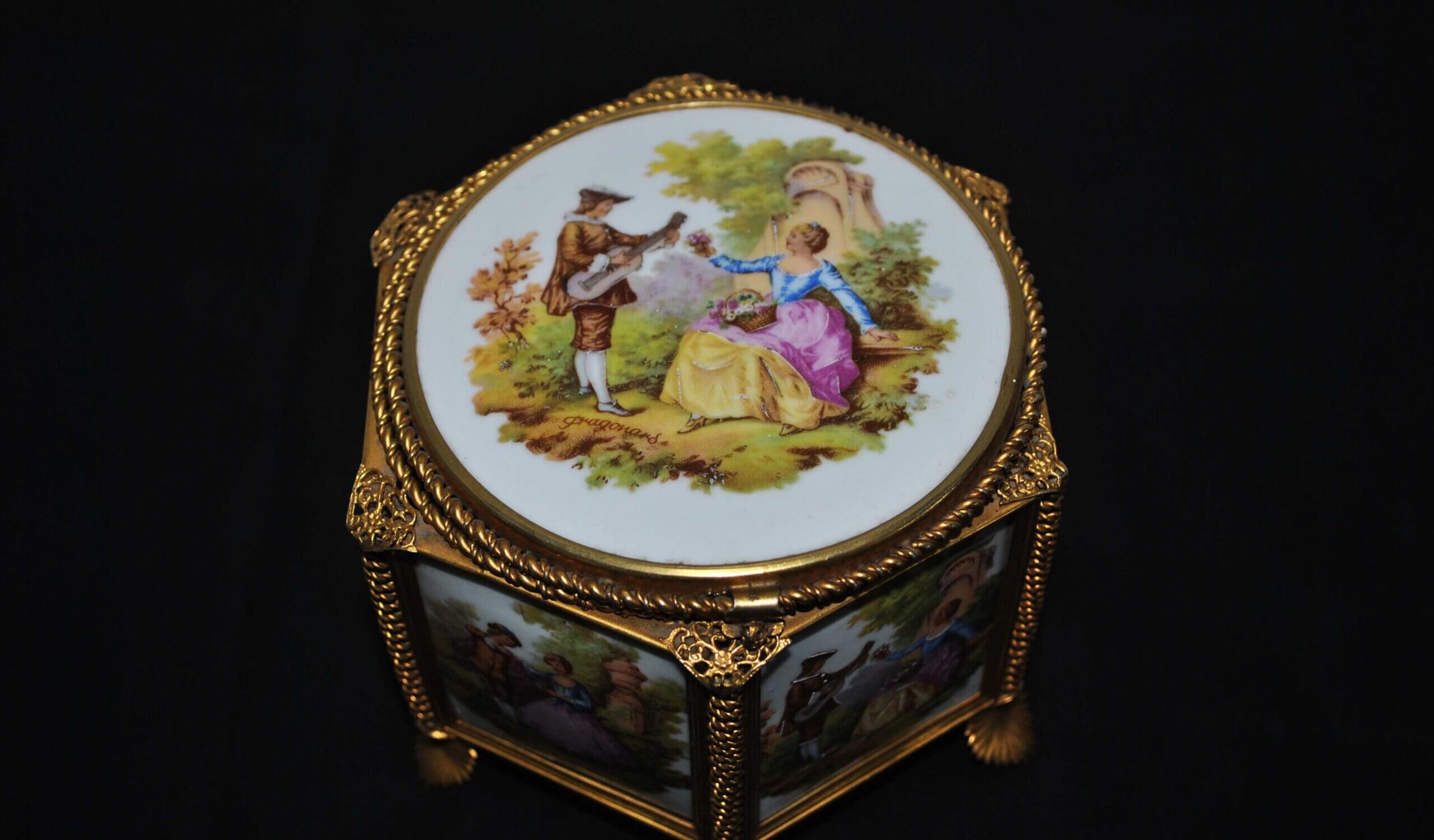 Joyero porcelana escena galante - Imagen 3