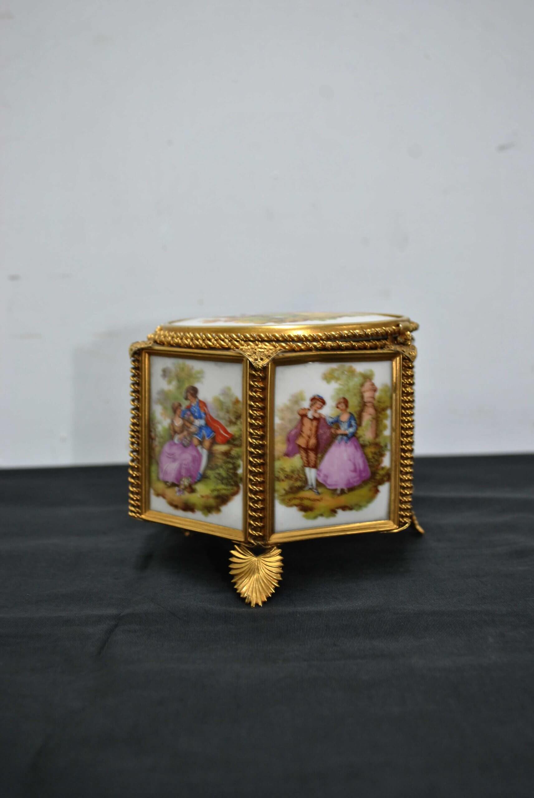 Joyero porcelana escena galante - Imagen 5