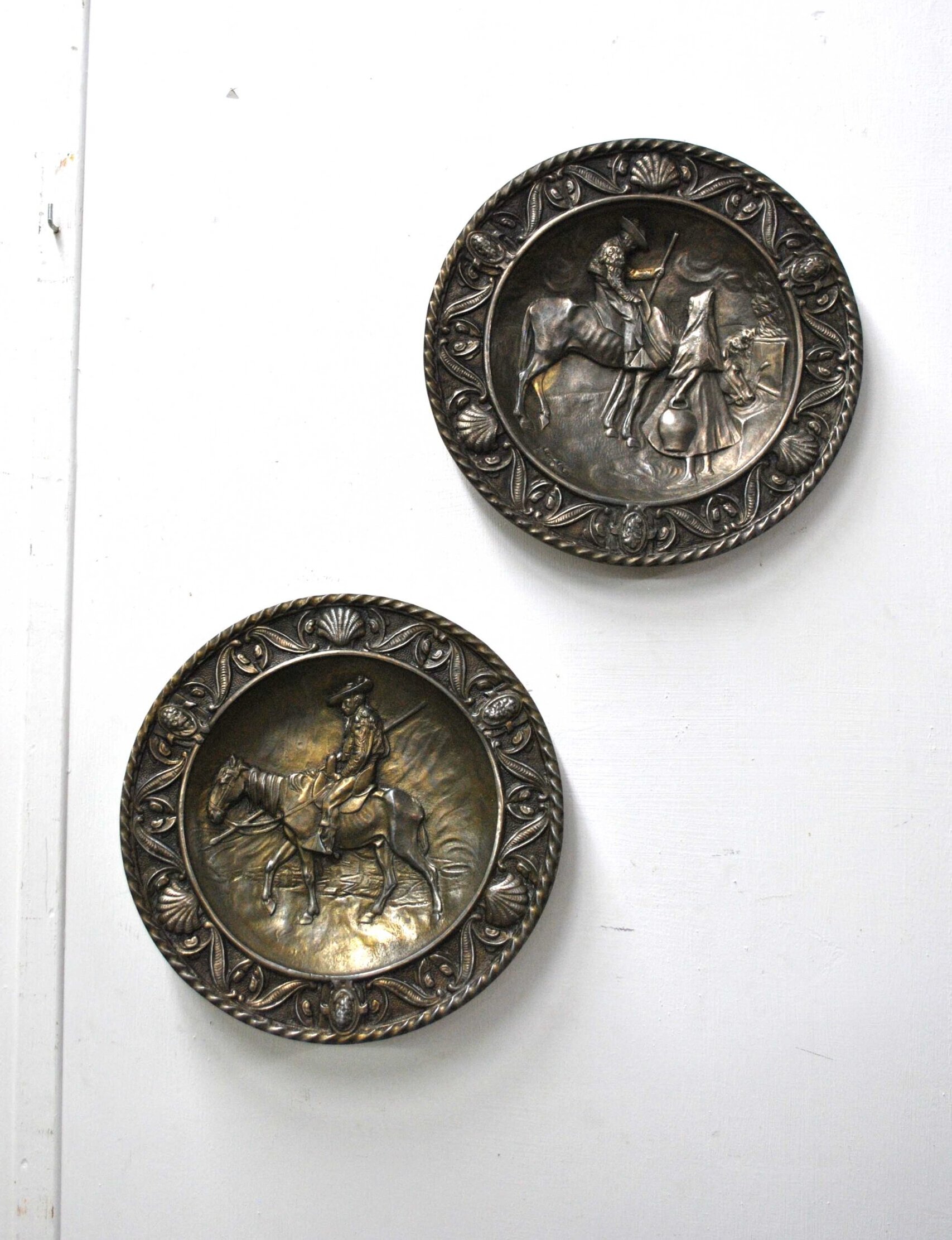 Pareja platos bronce macizo