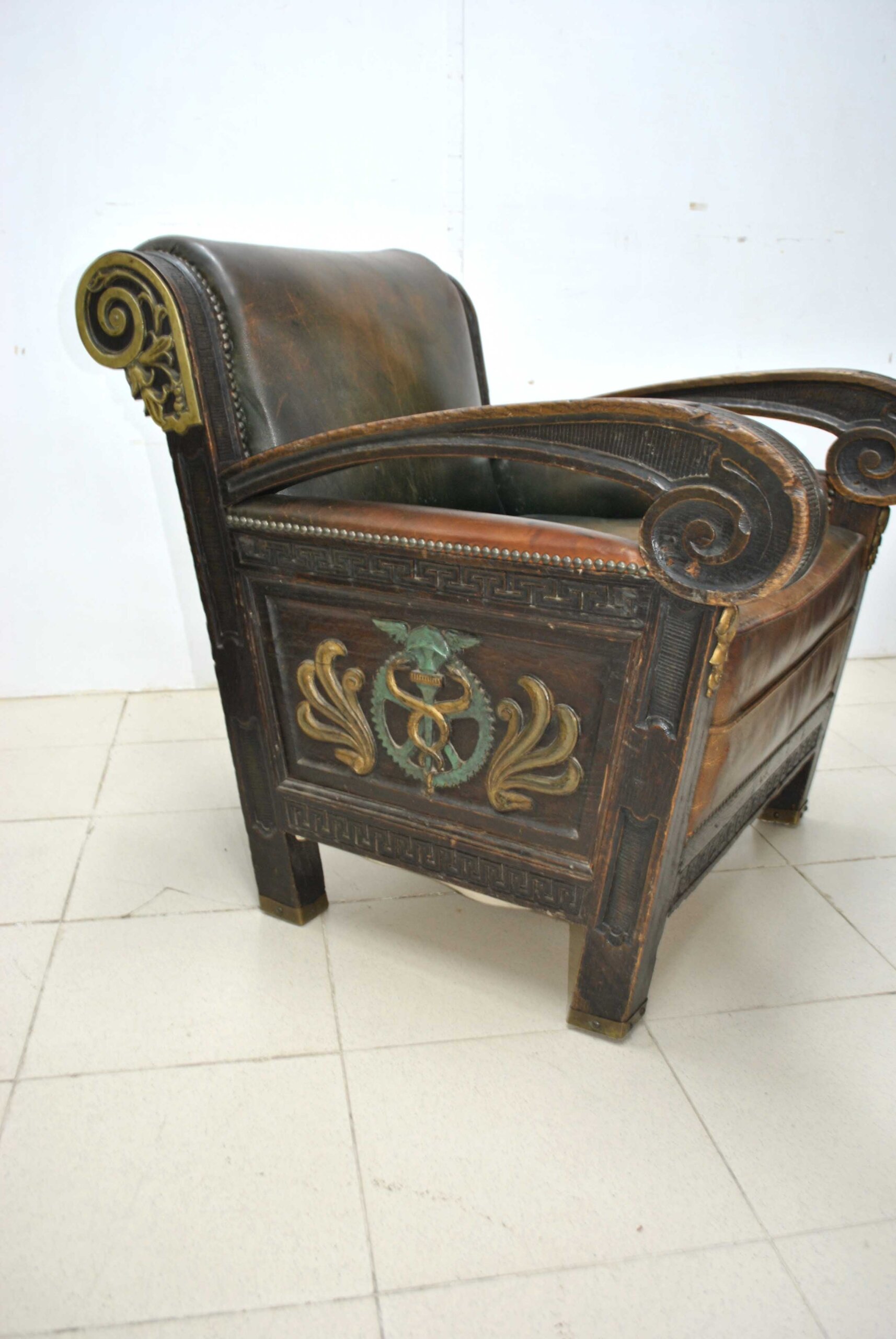 Sillón antiguo de farmacia - Imagen 2