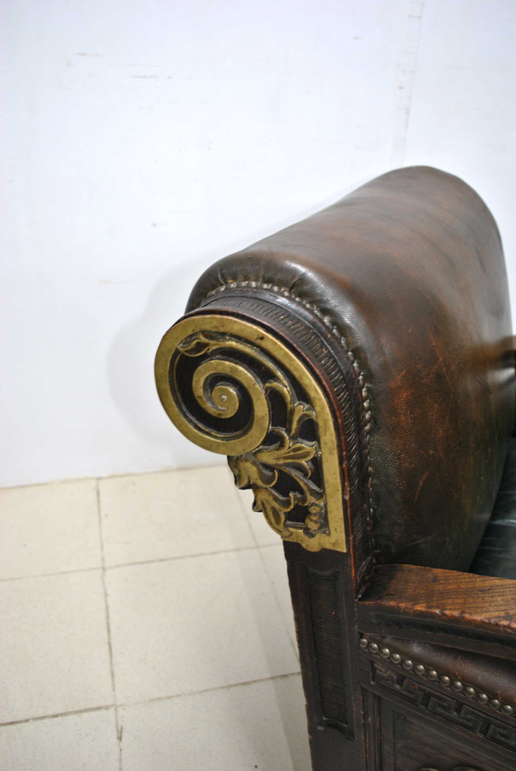 Sillón antiguo de farmacia - Imagen 4