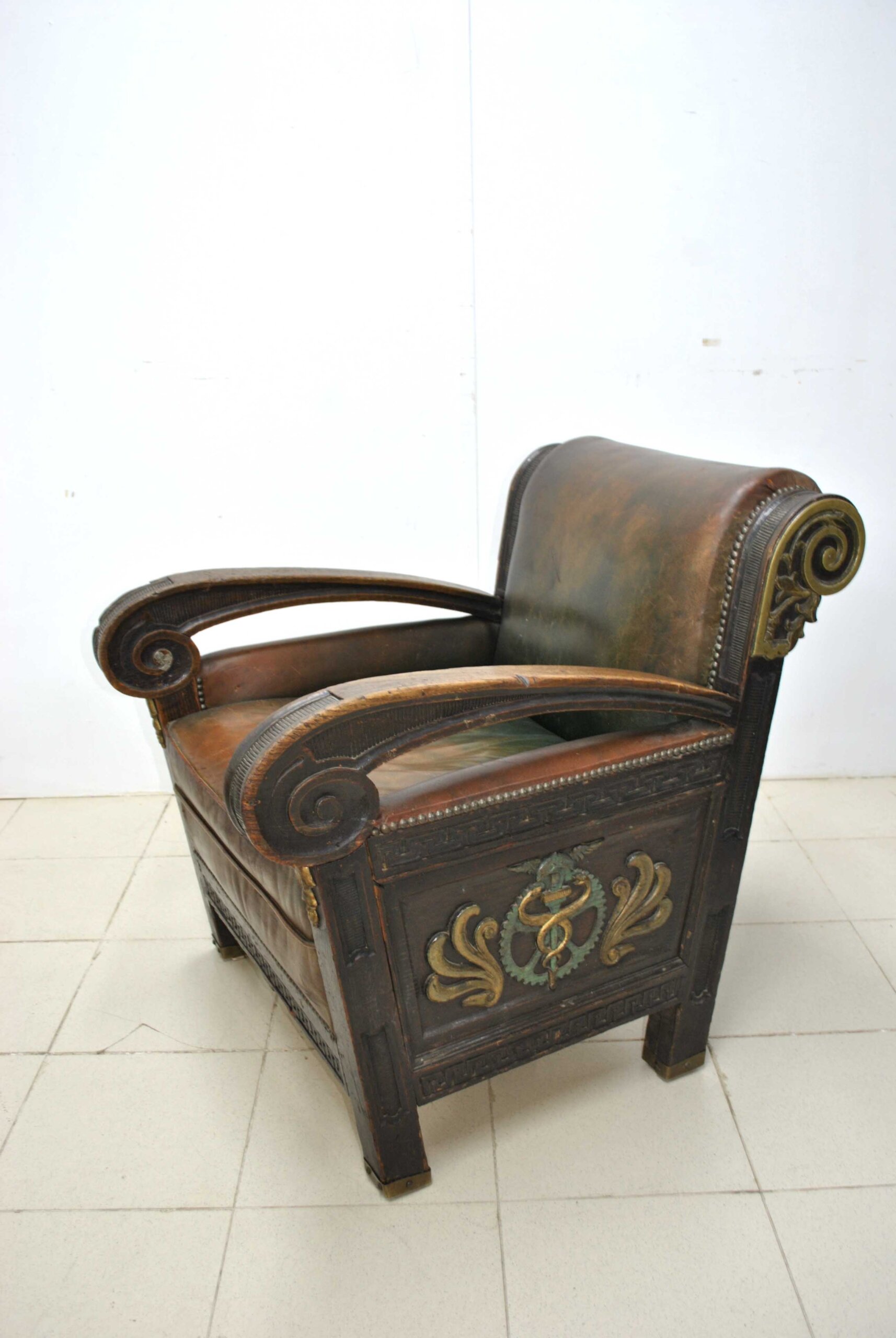 Sillón antiguo de farmacia - Imagen 6