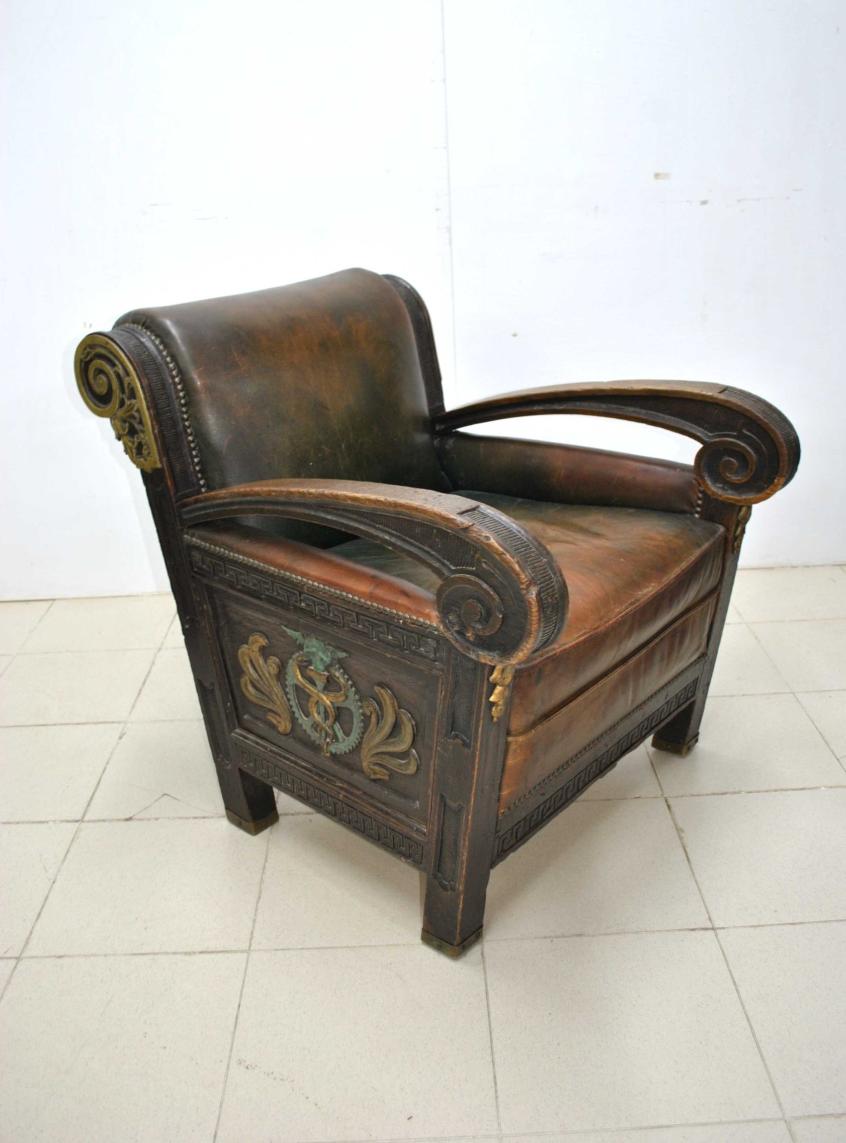 Sillón antiguo de farmacia