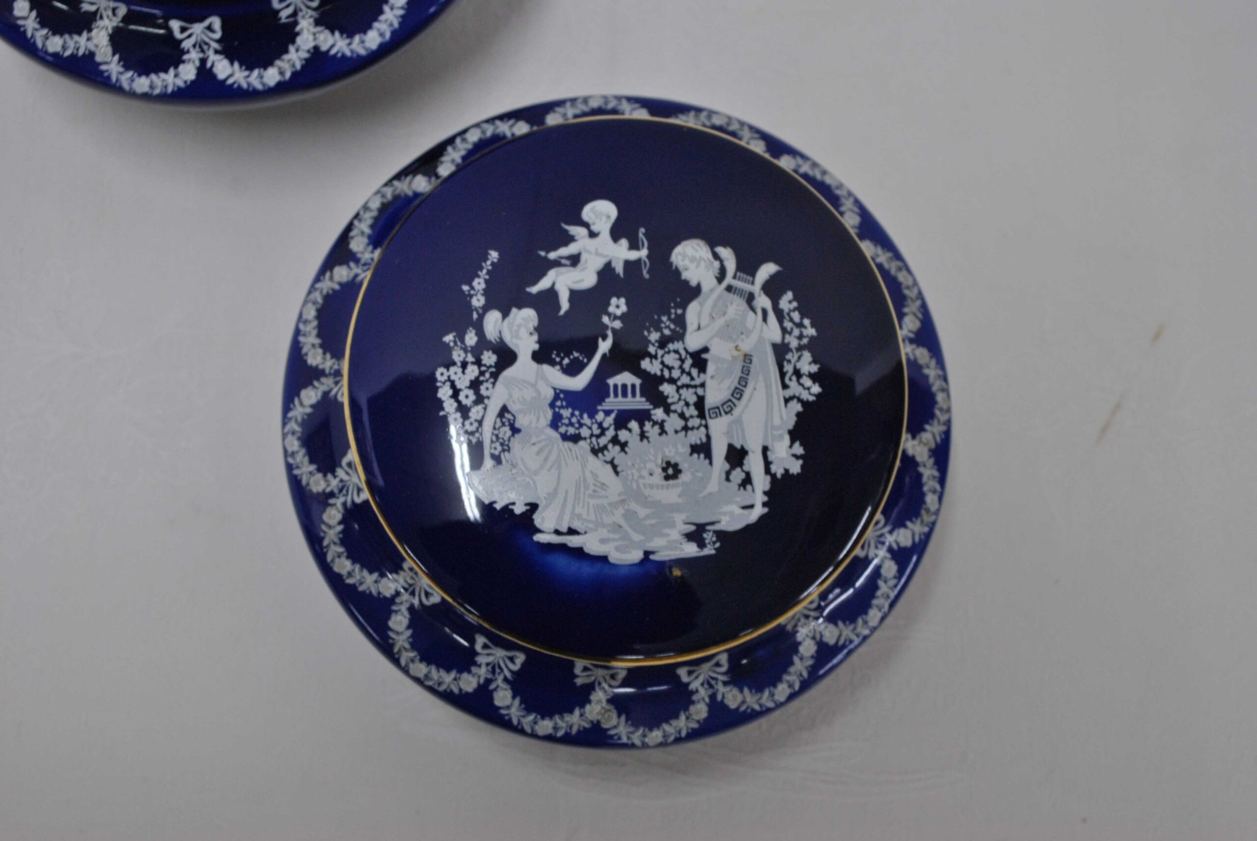 Pareja cajas o joyeros de porcelana - Imagen 7