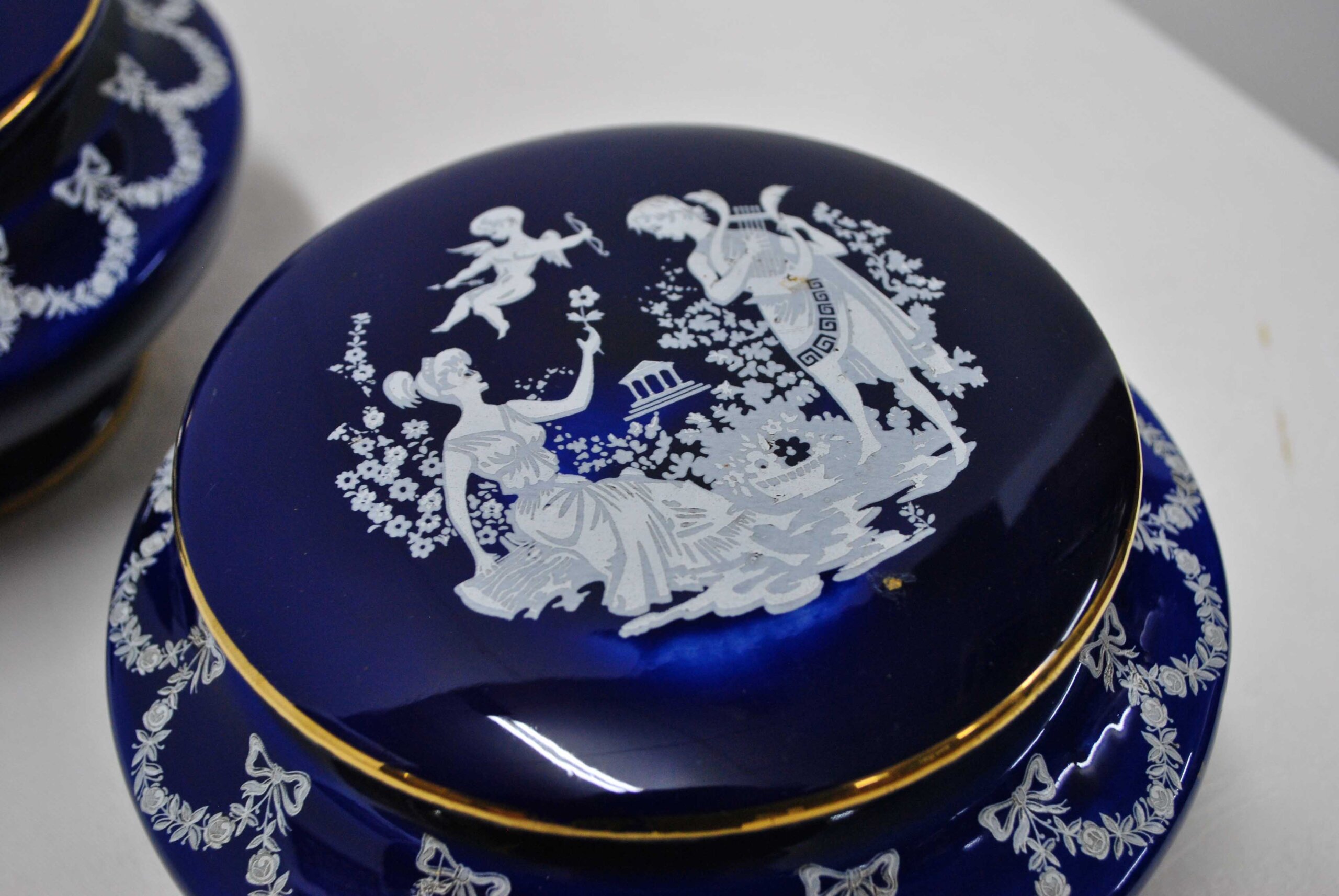 Pareja cajas o joyeros de porcelana - Imagen 8