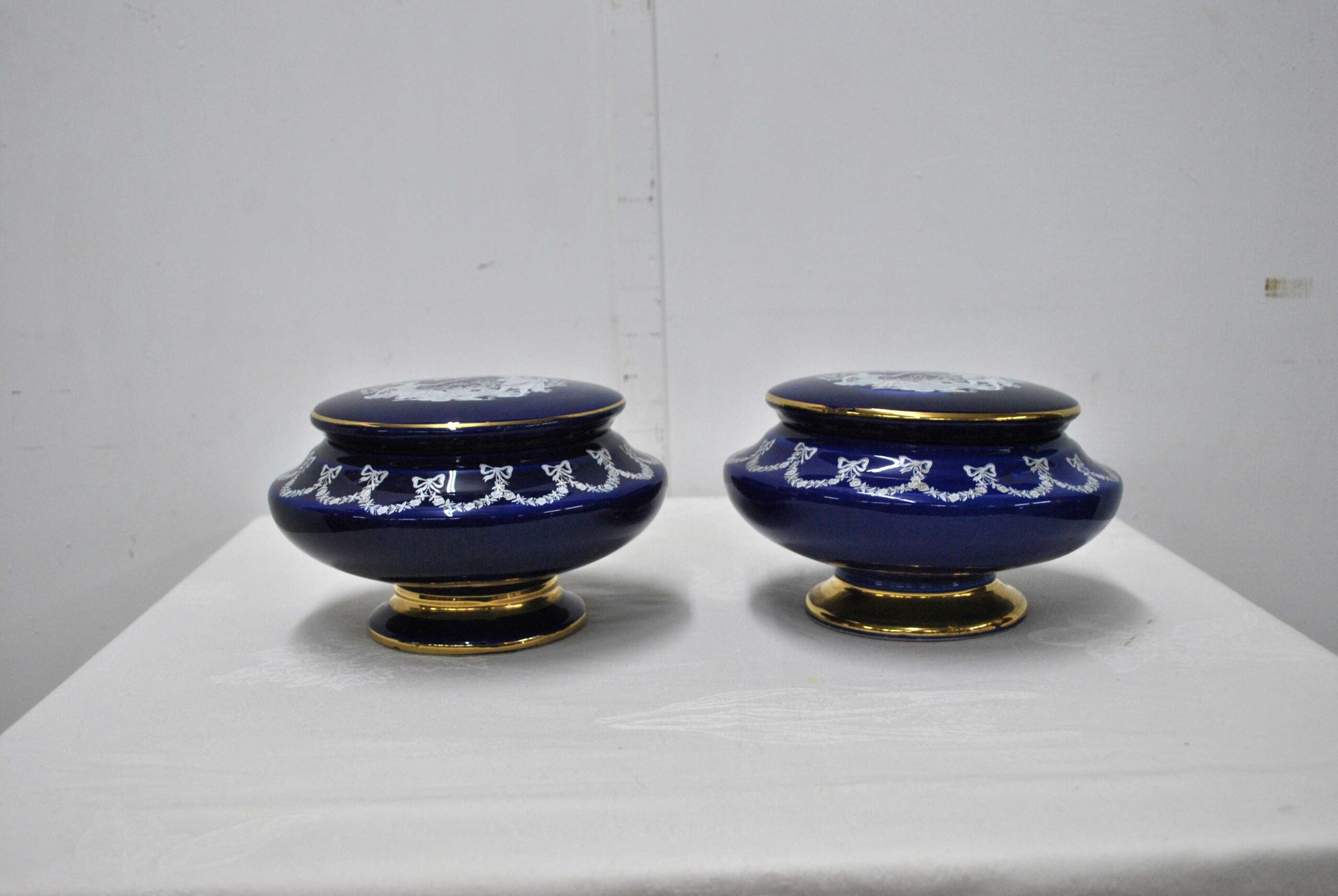 Pareja cajas o joyeros de porcelana - Imagen 2