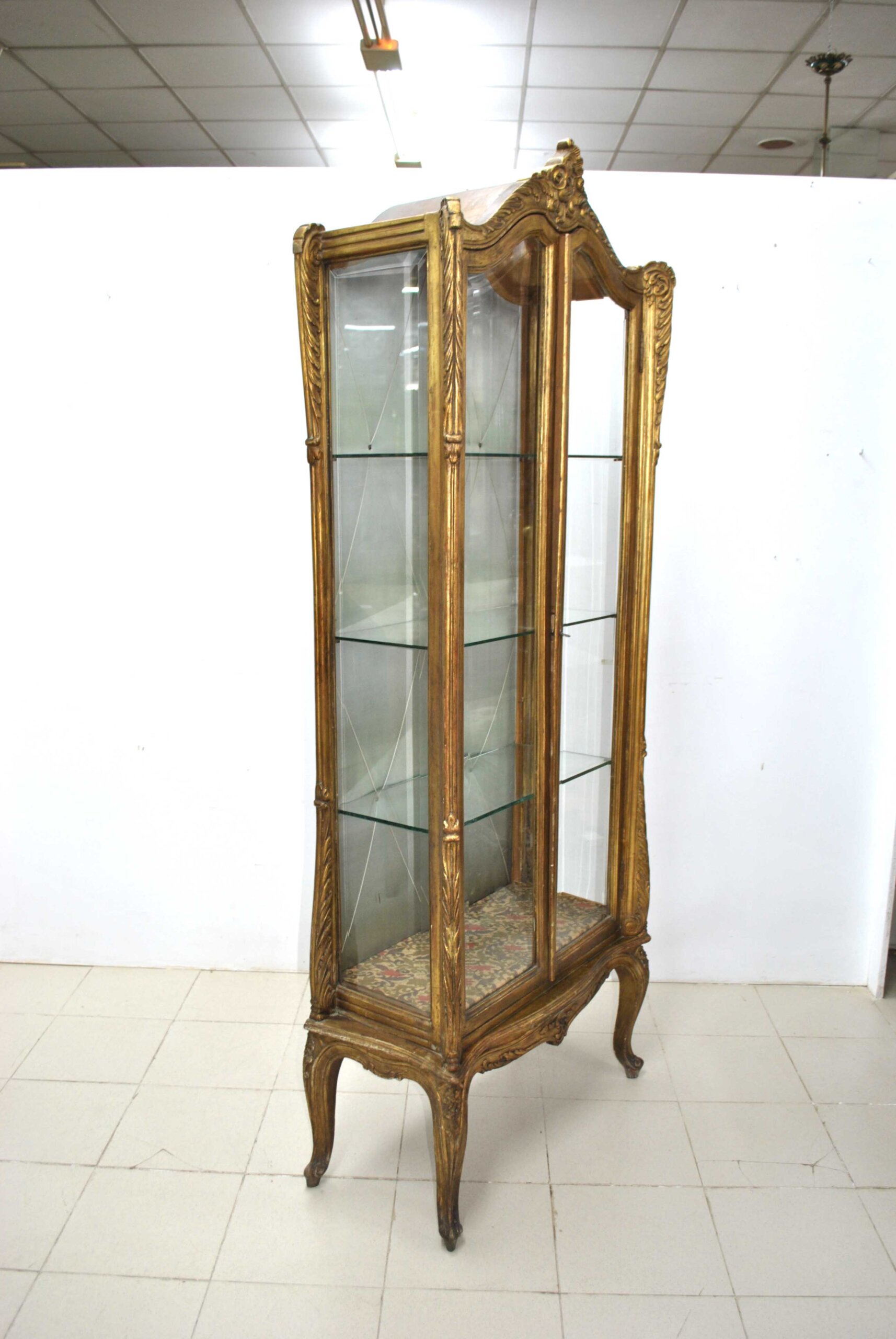 Vitrina Isabelina tallada oro - Imagen 10