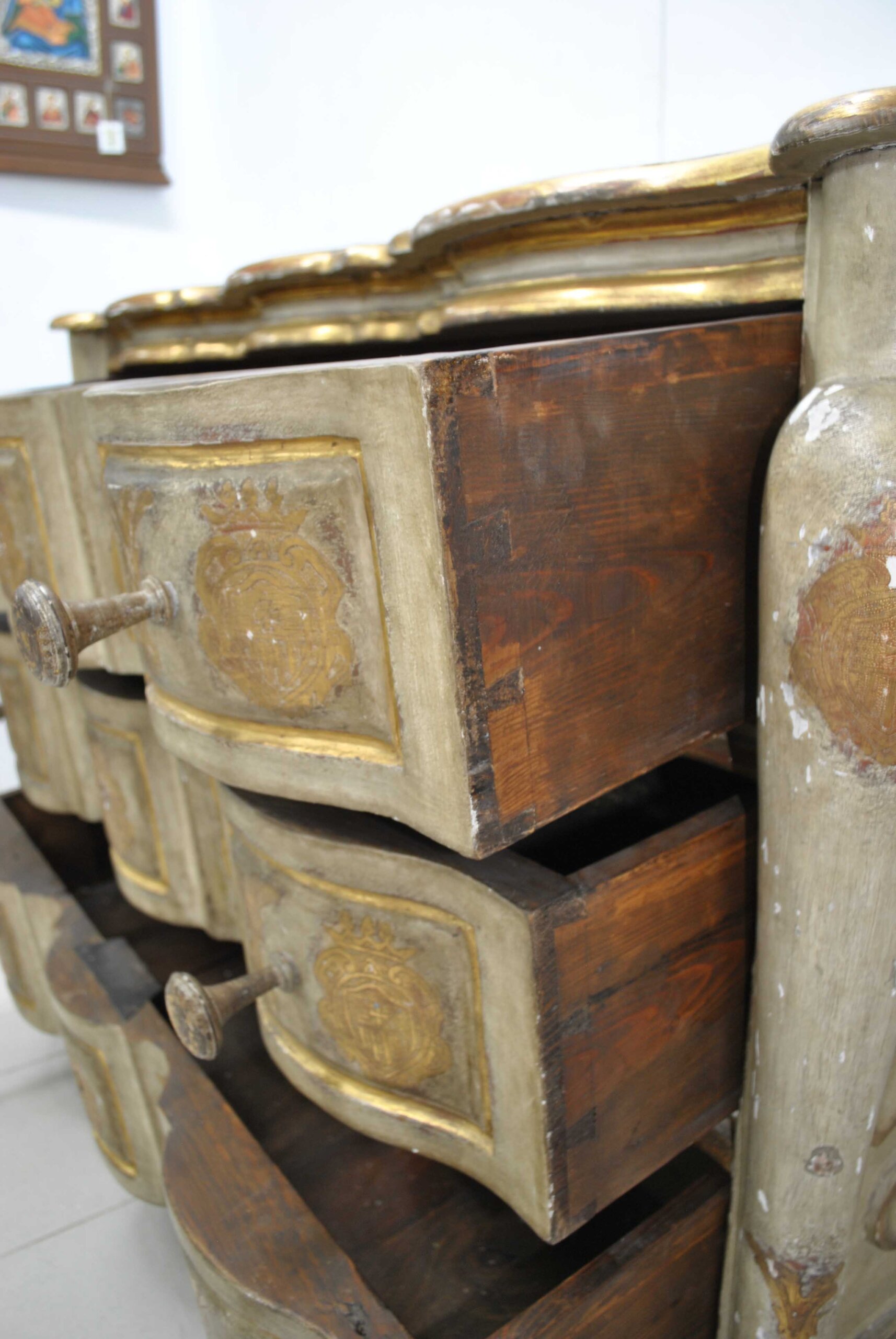 Cómoda S.XVIII madera policromada - Imagen 16