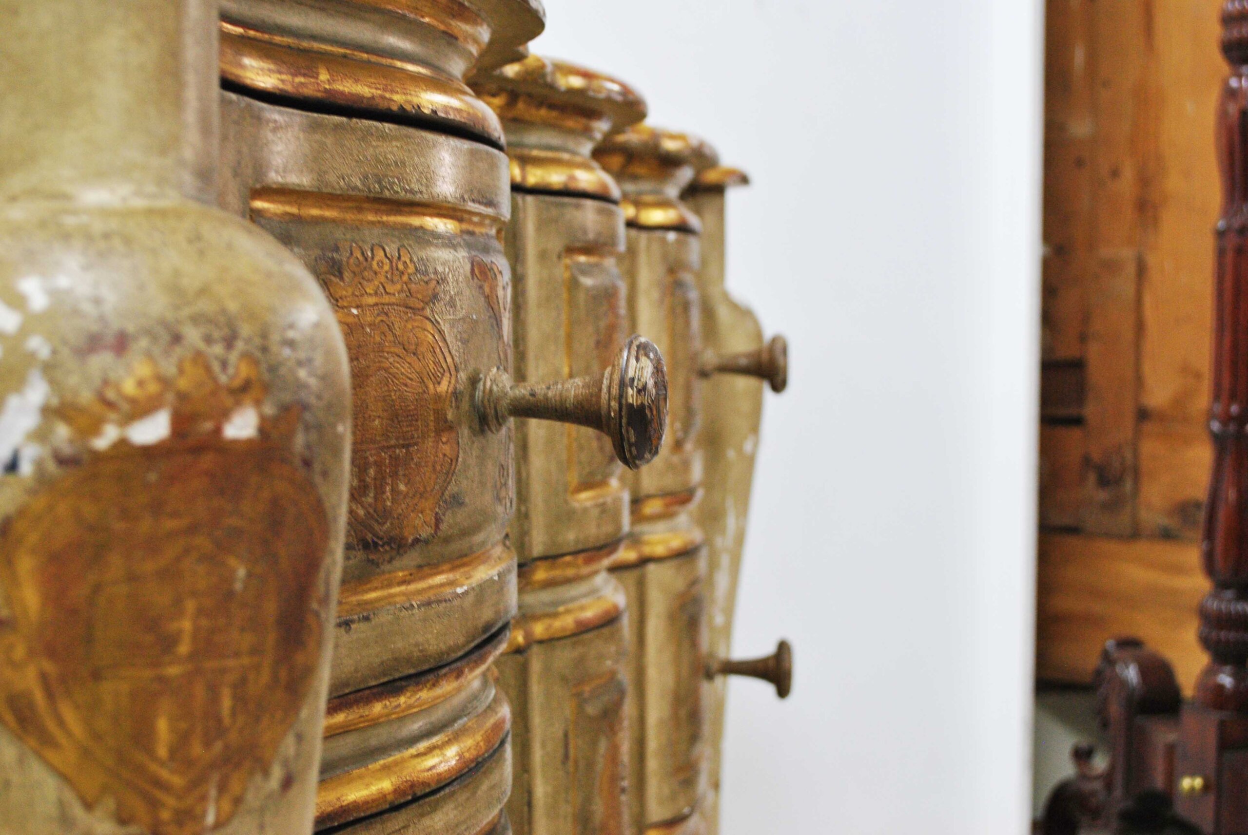 Cómoda S.XVIII madera policromada - Imagen 18