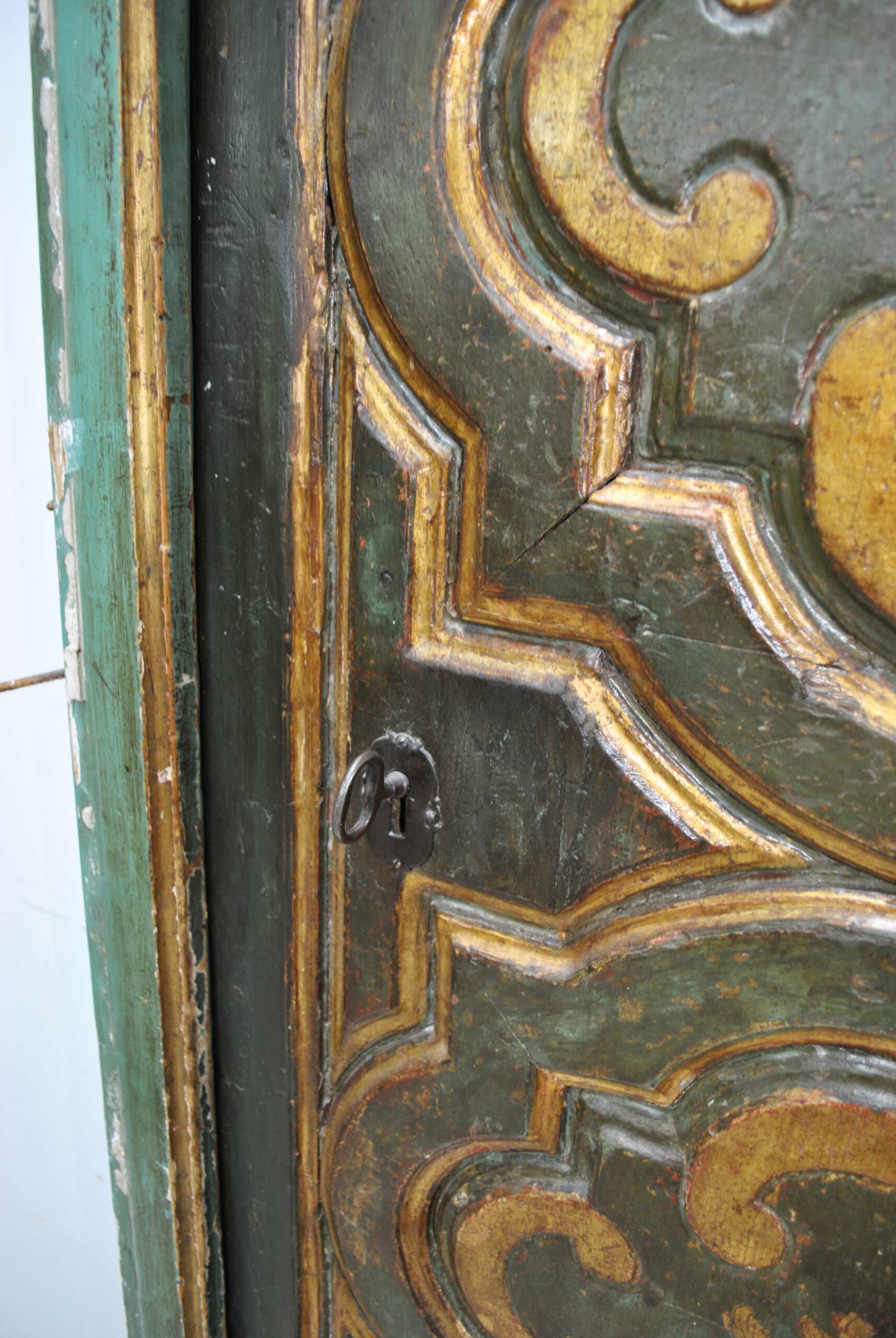 Puerta antigua de madera policromada - Imagen 5