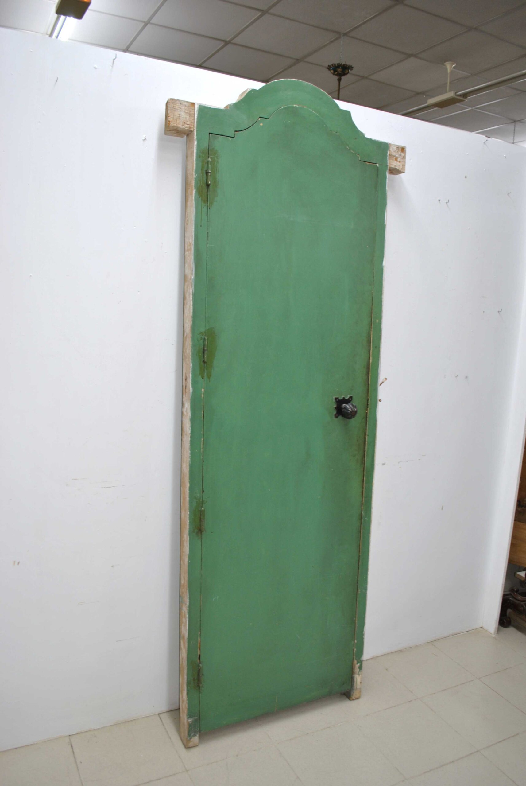 Puerta antigua de madera policromada - Imagen 9