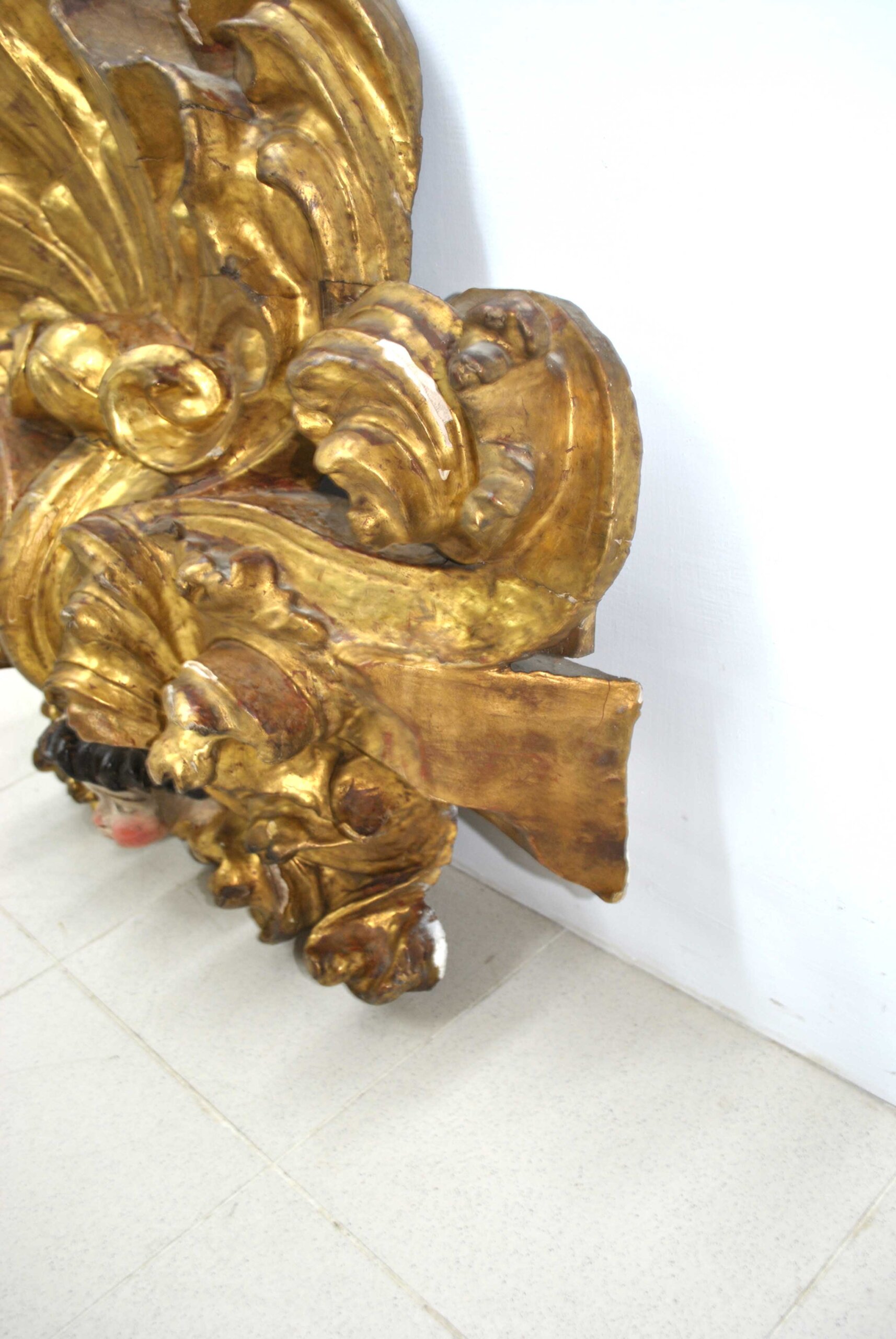 Fragmento tallado angelito querubín - Imagen 11