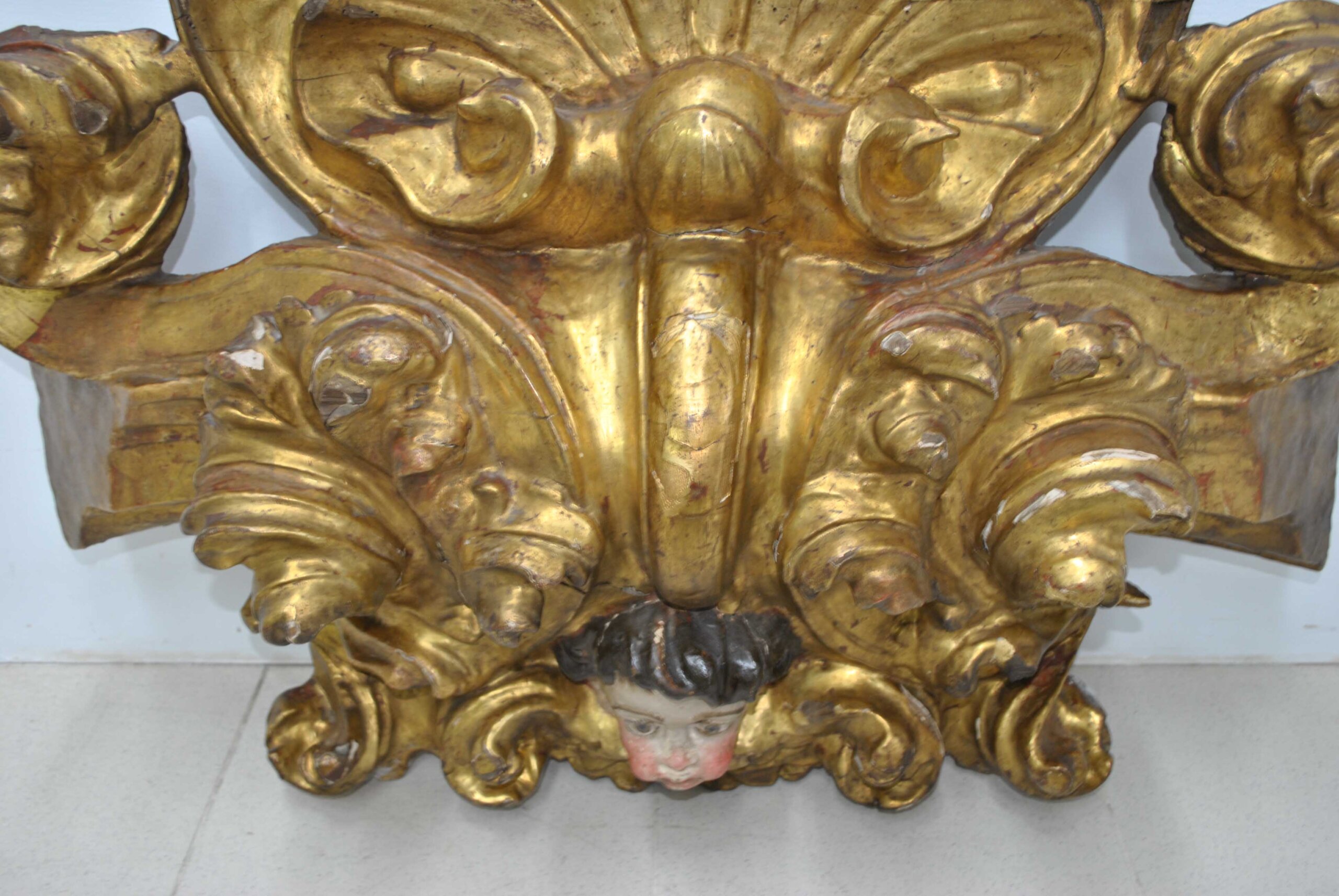 Fragmento tallado angelito querubín - Imagen 5