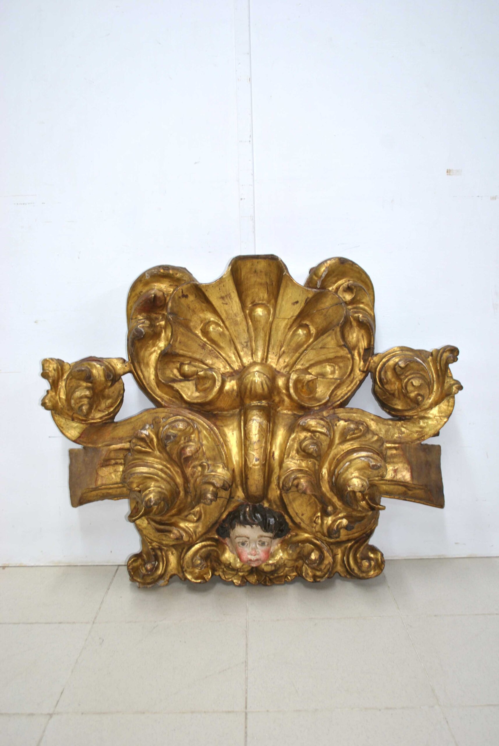 Fragmento tallado angelito querubín - Imagen 2