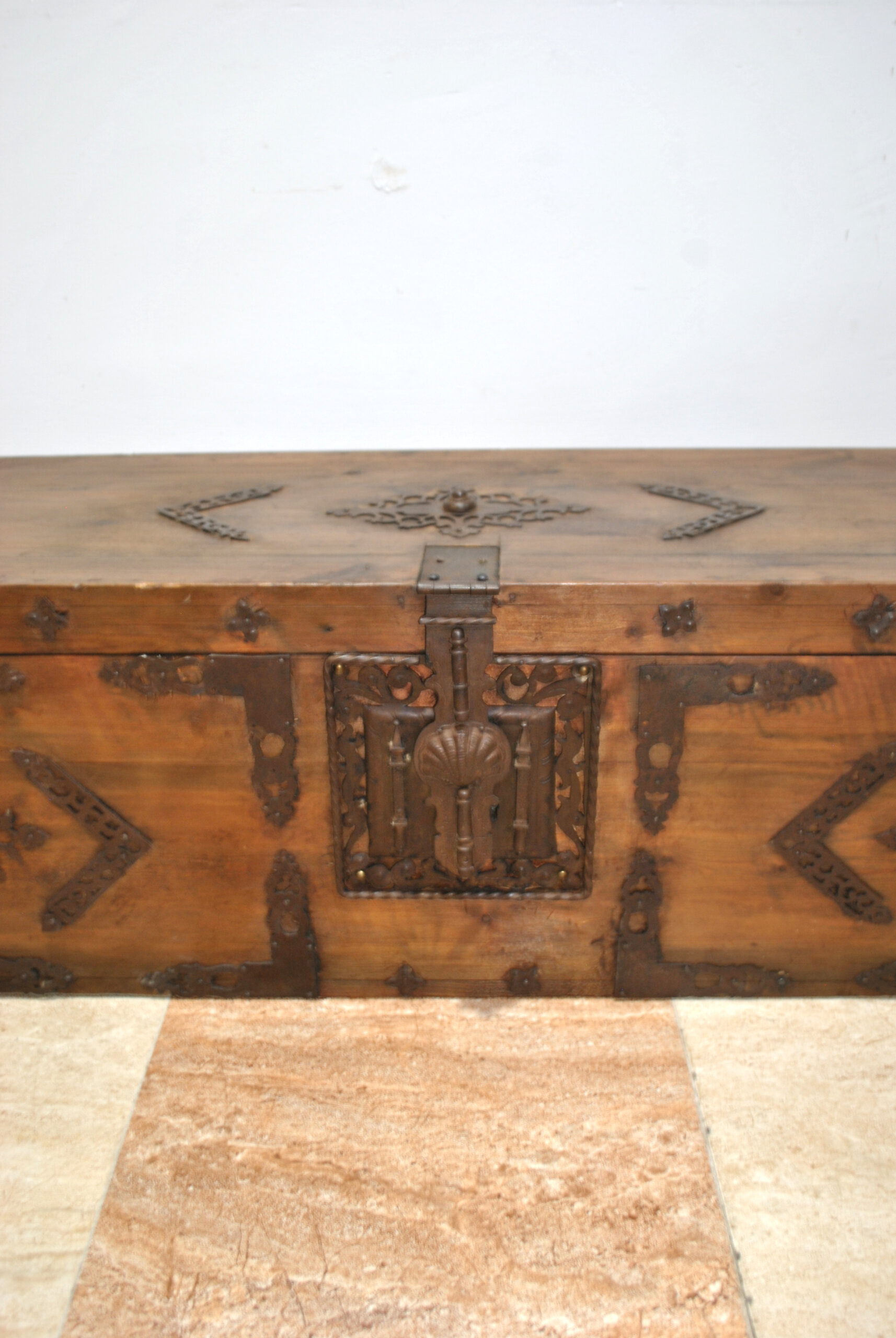 Baúl Antiguo De Madera Estilo Medieval  S.XIX . Arcón Antiguo Arca Antigua De Madera
