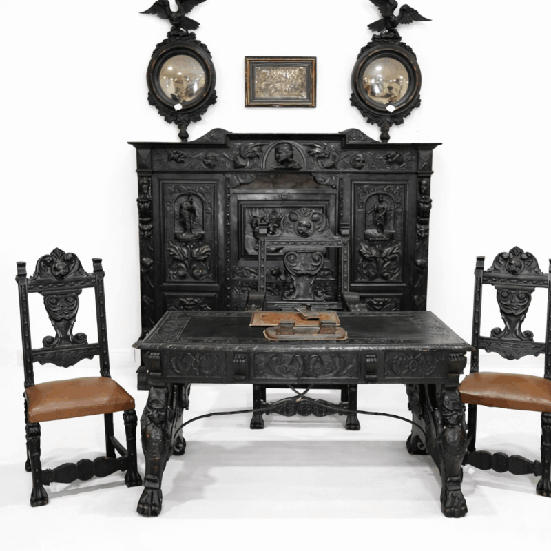 Despacho tallado motivo Reina Isabel