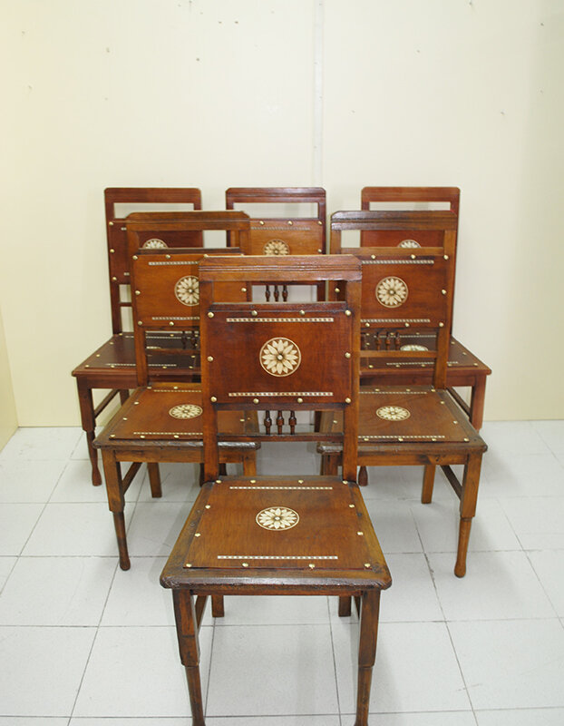 Conjunto de 6 sillas modernistas