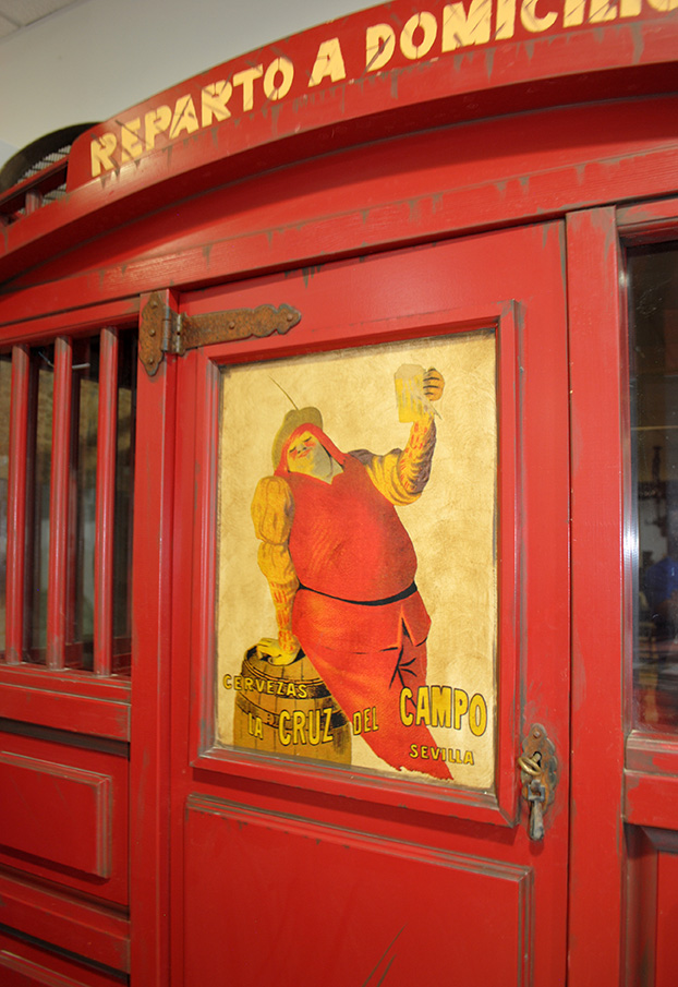 Carro antiguo de reparto Cruzcampo - Imagen 3