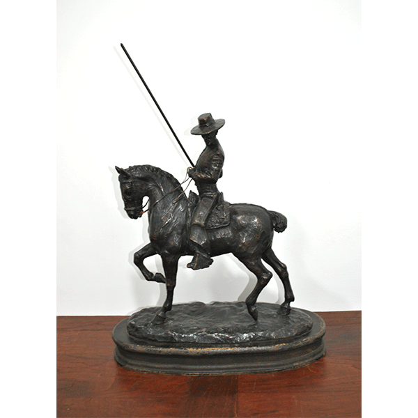 Escultura bronce jinete con lanza