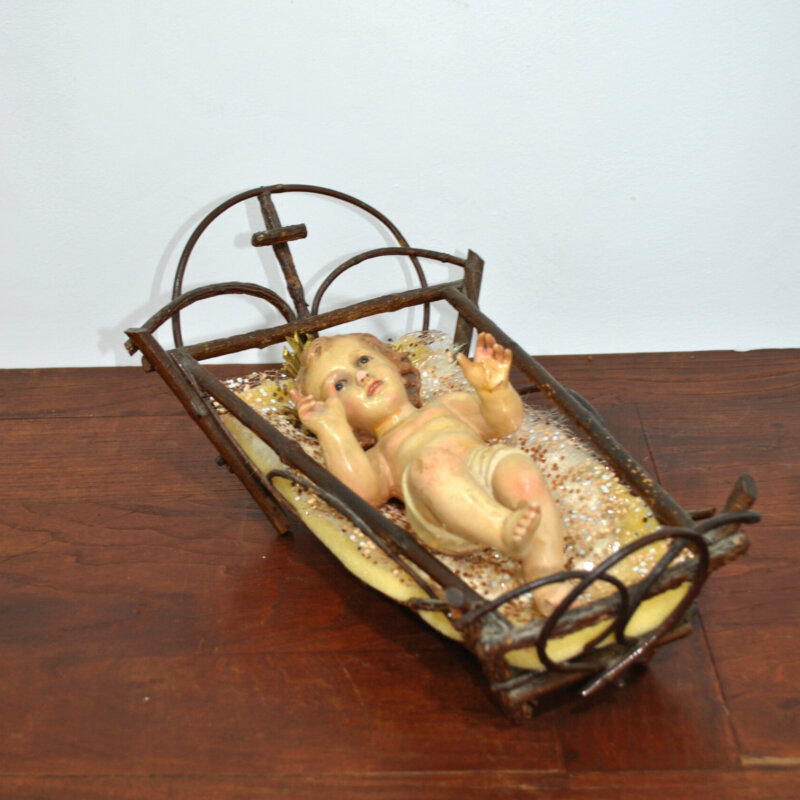 Niño Jesús Olot en cuna