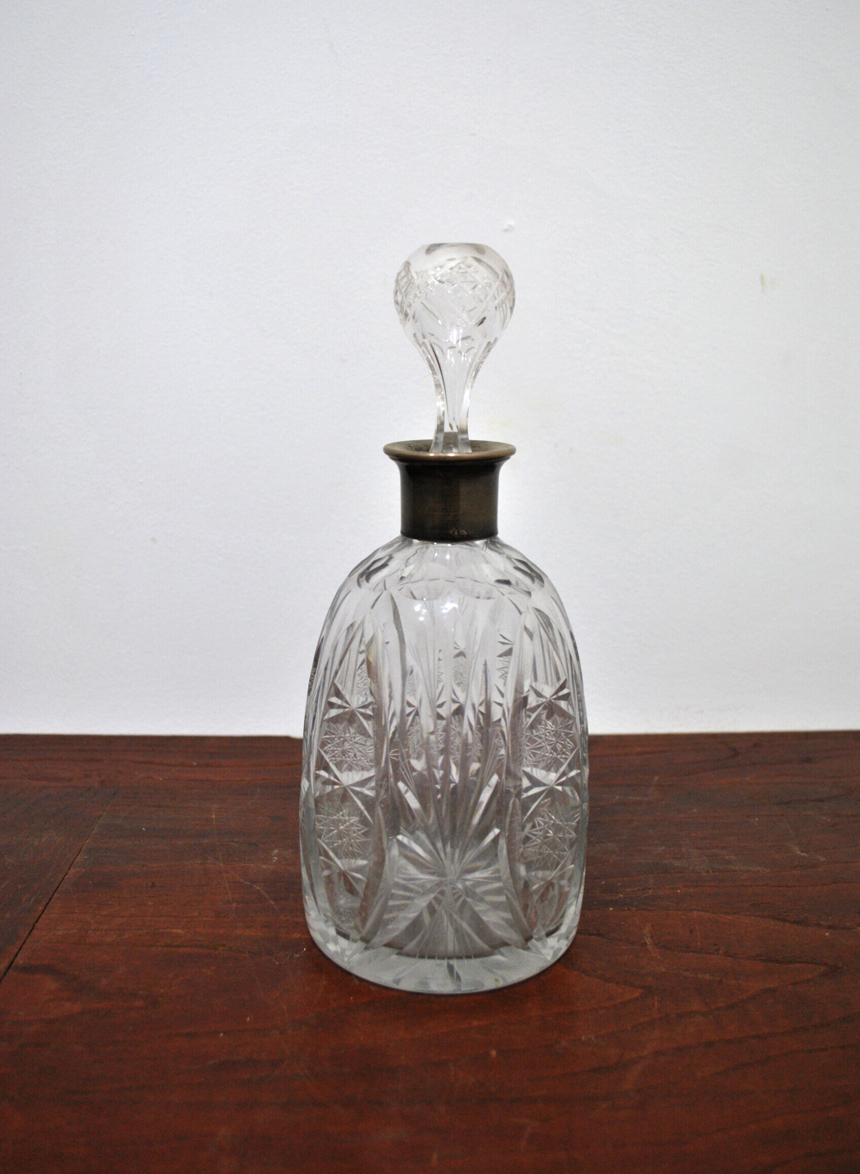 Licorera antigua cristal tallado
