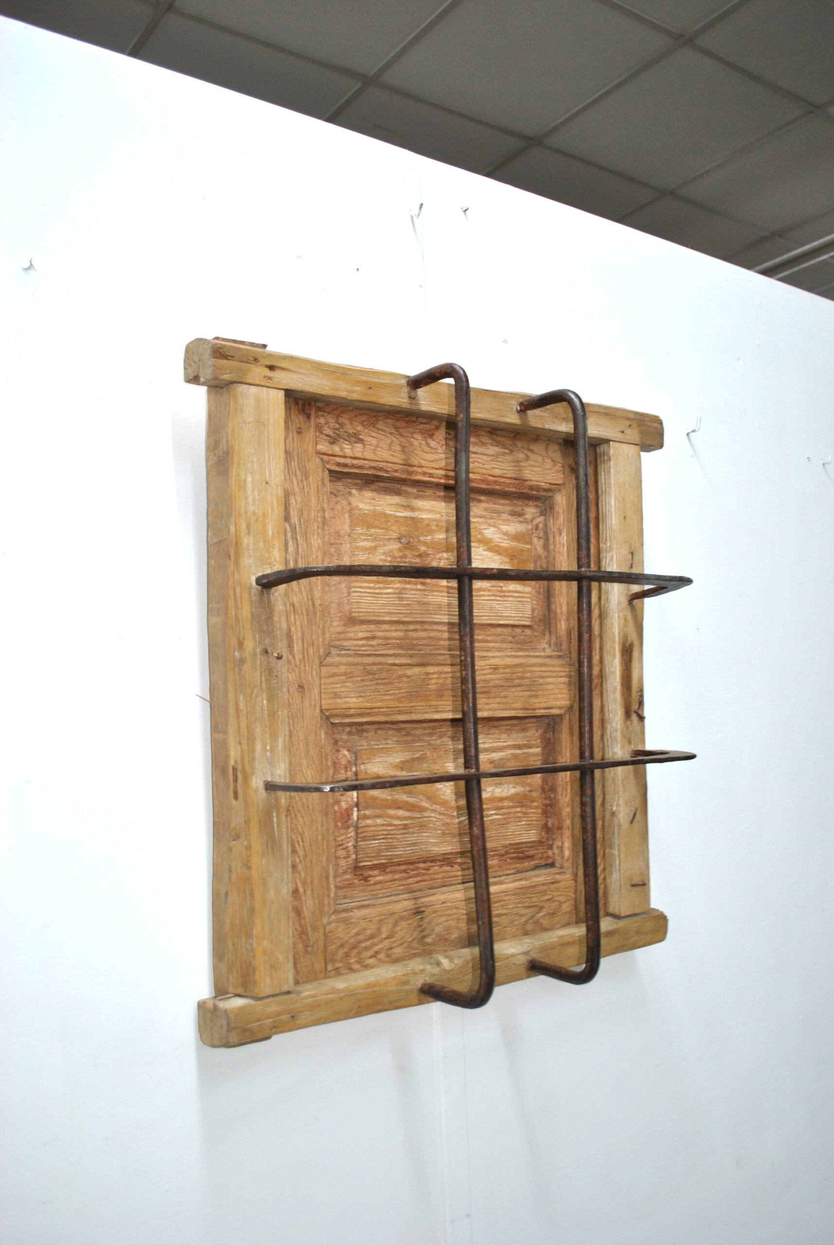Ventana antigua madera y reja hierro - Imagen 2