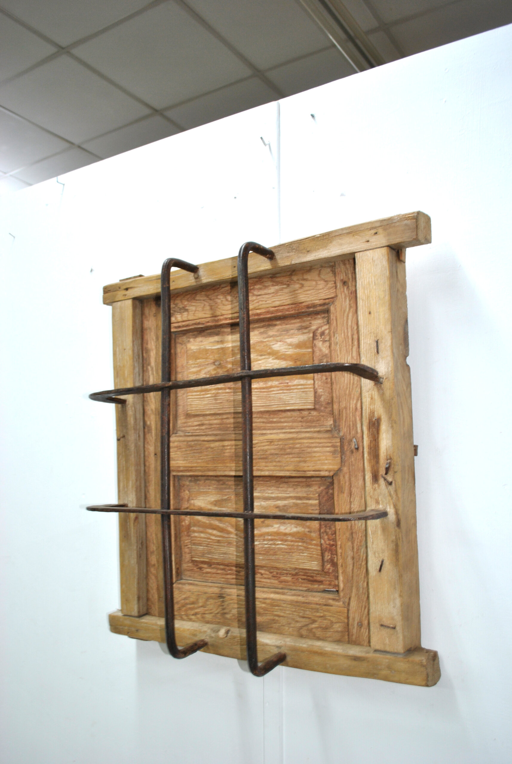 Ventana antigua madera y reja hierro - Imagen 3