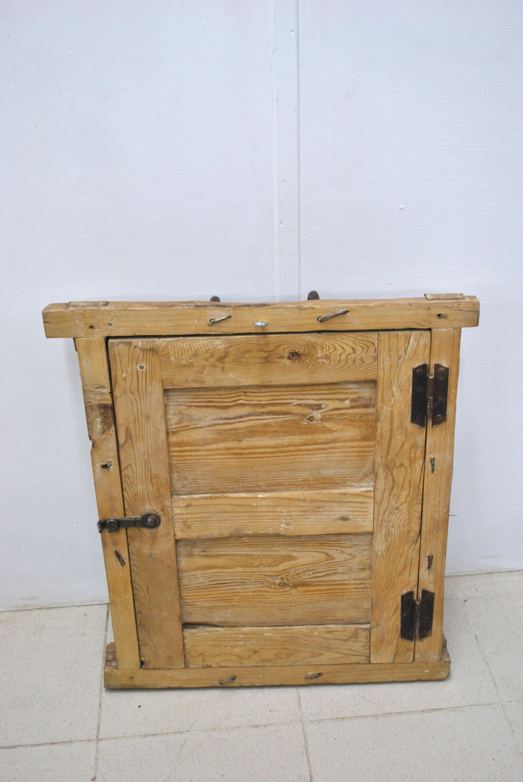 Ventana antigua madera y reja hierro - Imagen 5