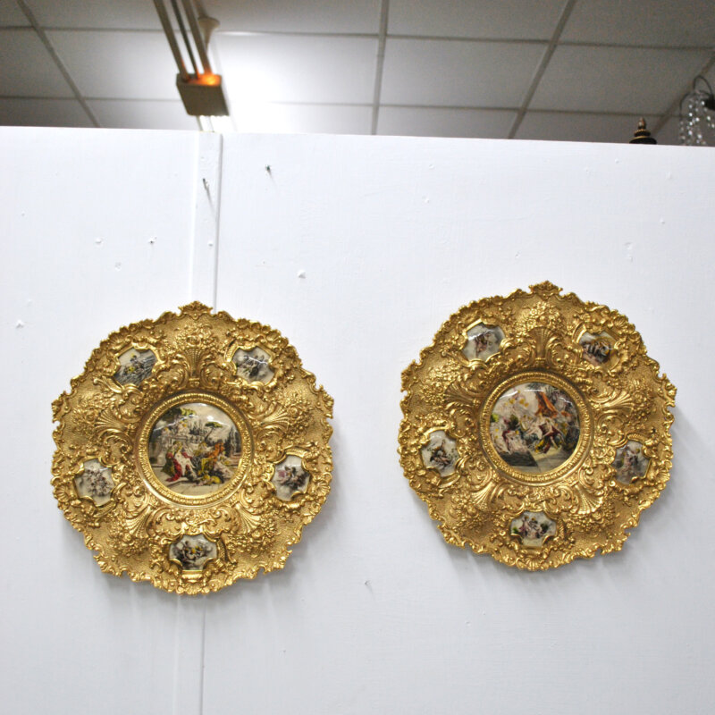 Pareja platos decorativos bronce dorado