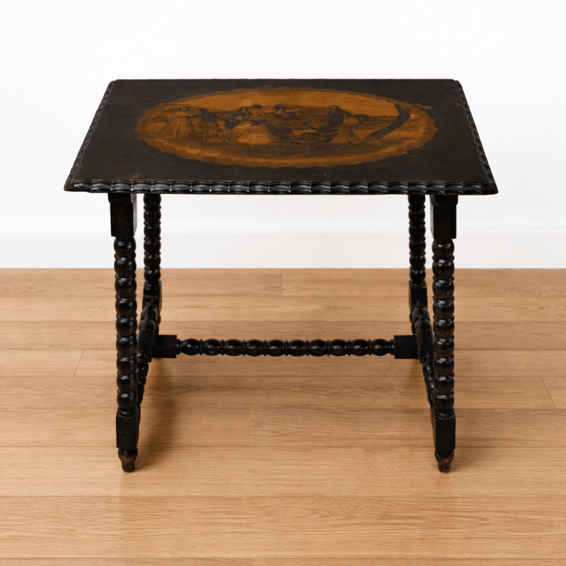 Mesita Castellana con escena clásica