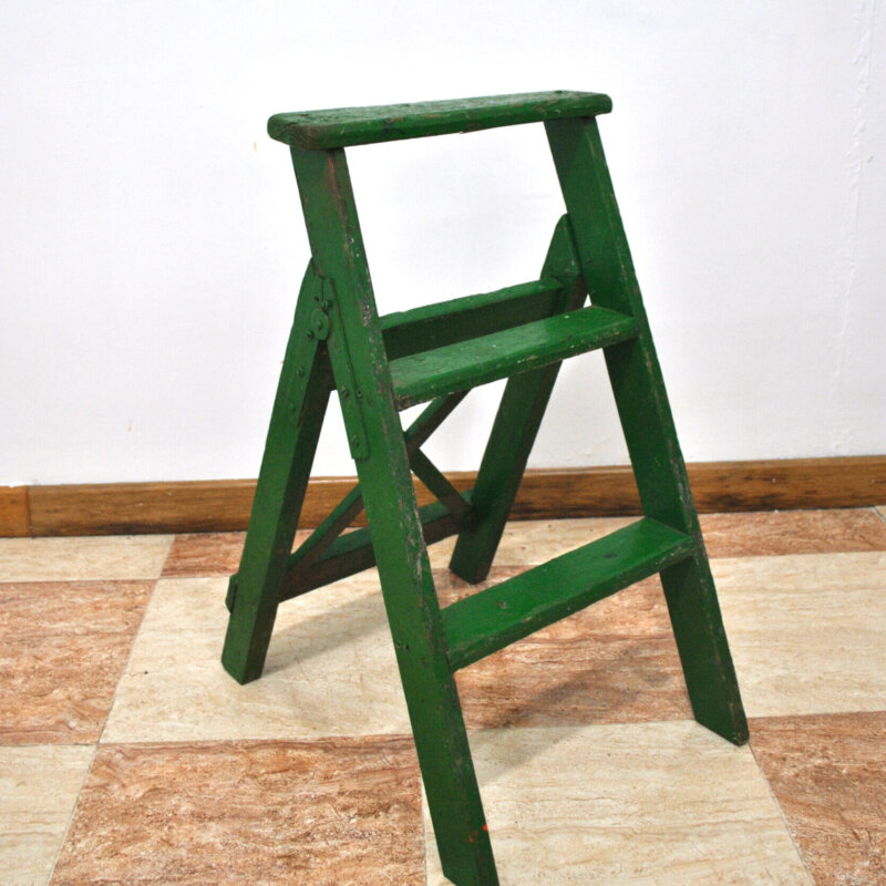 Escalera antigua plegable madera verde