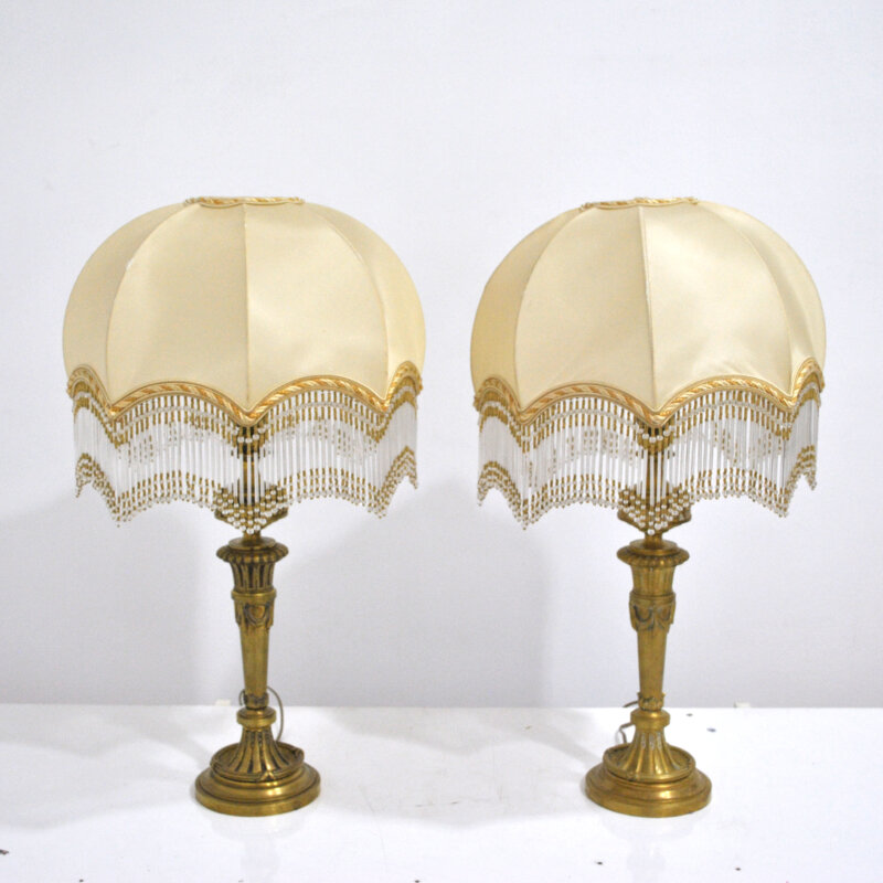 Lámparas pantallas seda y flecos