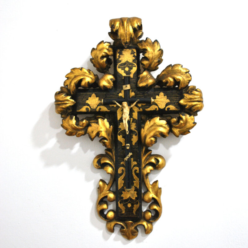 Cornucopia crucifijo madera tallada