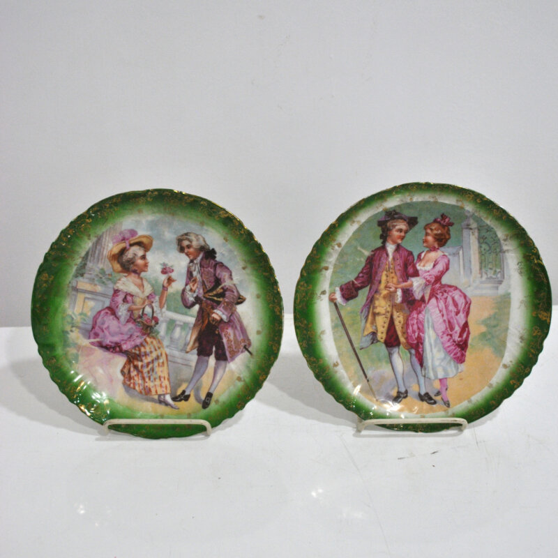 Pareja platos antiguos escenas galantes