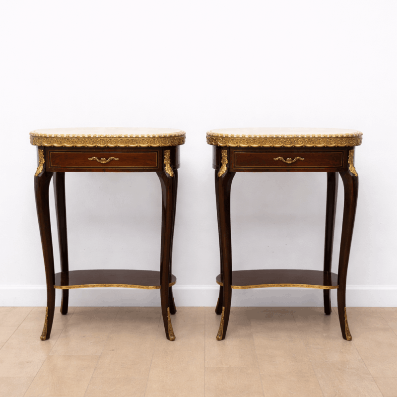 Pareja de mesitas diseño riñón