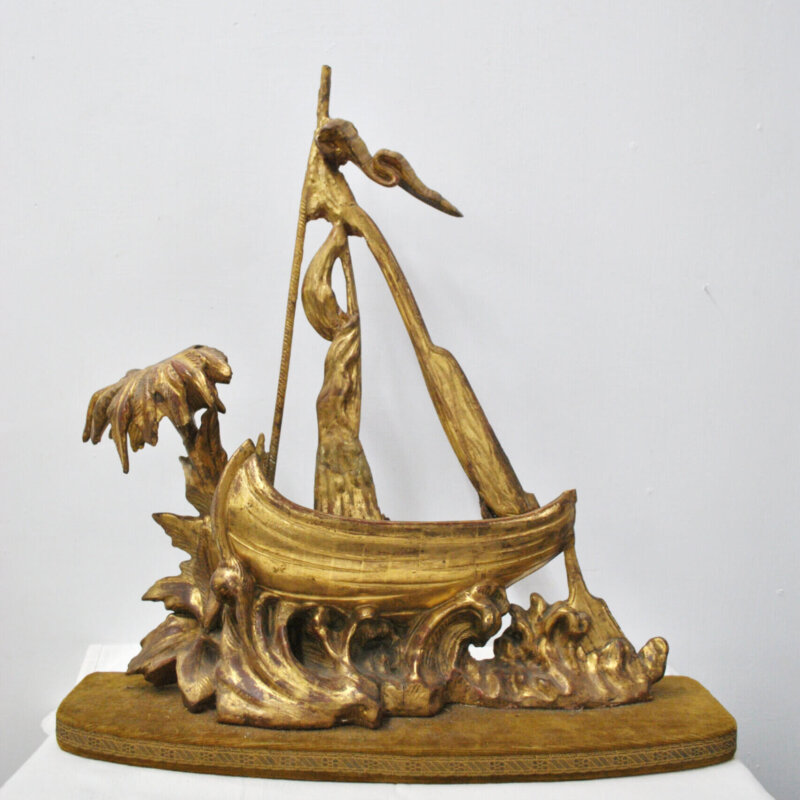 Escultura góndola madera tallada