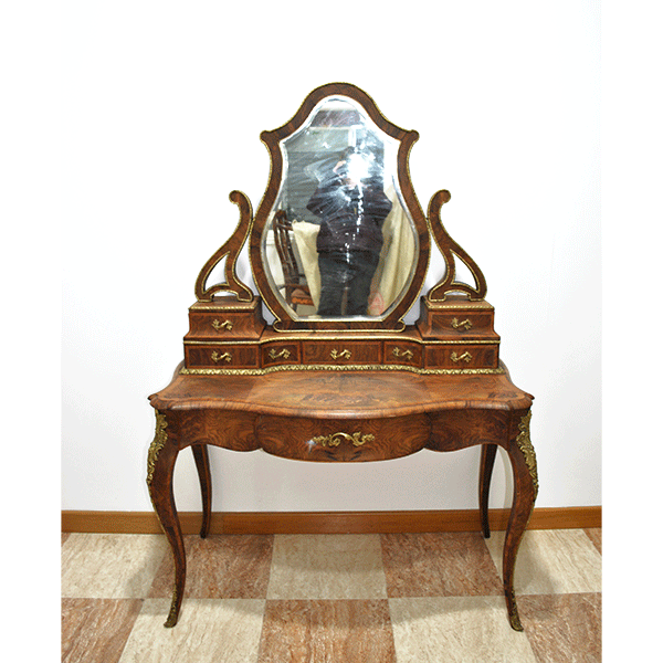 Tocador Luis XV con bronces y espejo
