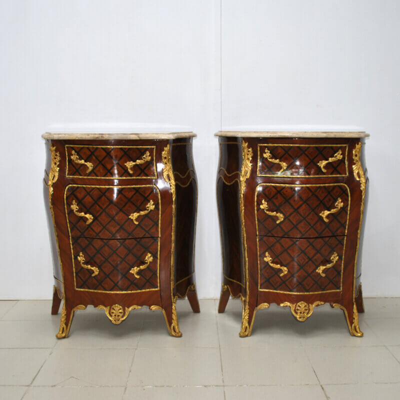 Pareja mesitas bombé Luis XV