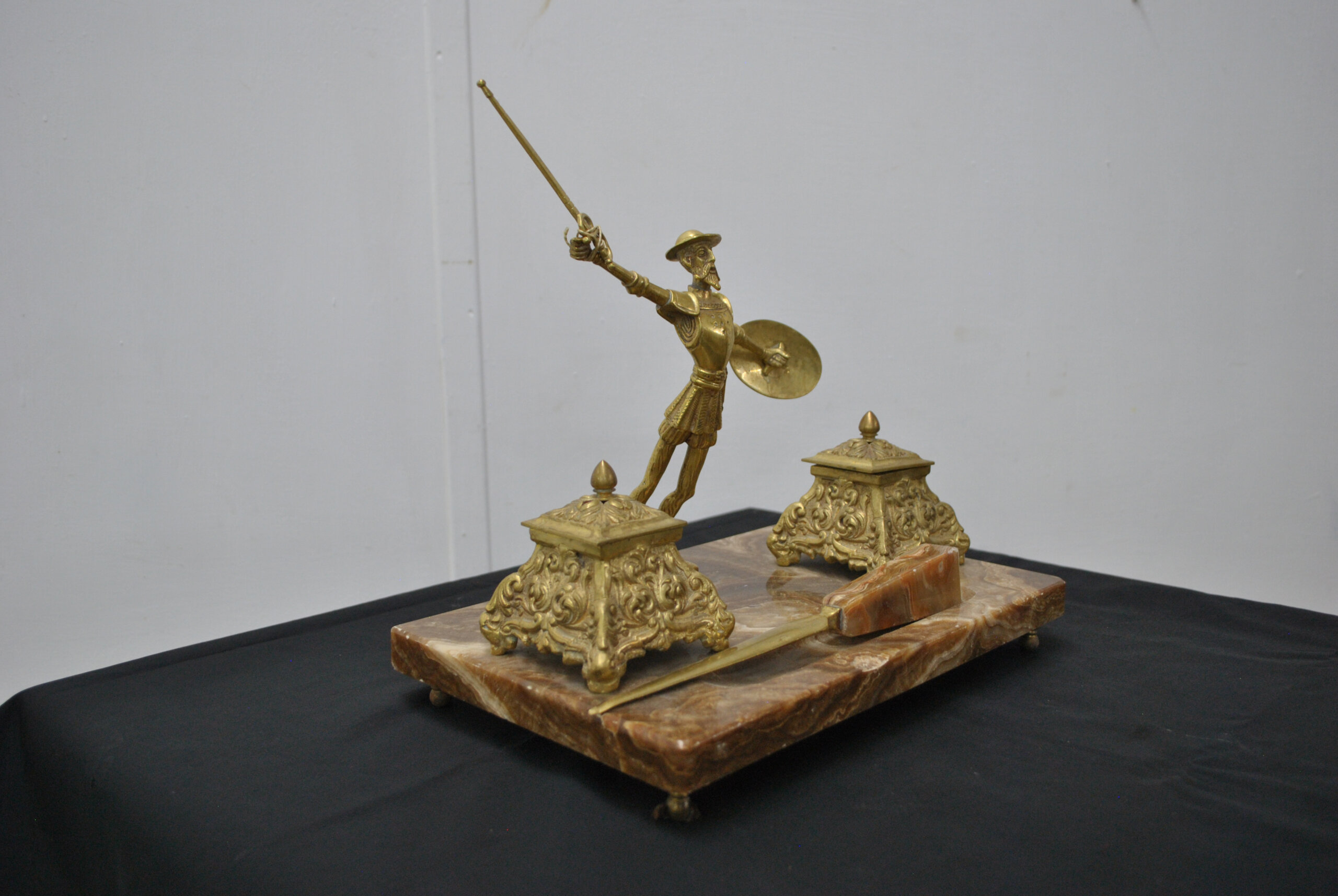 Escribanía de mármol ónix con figura de Don Quijote - Imagen 7